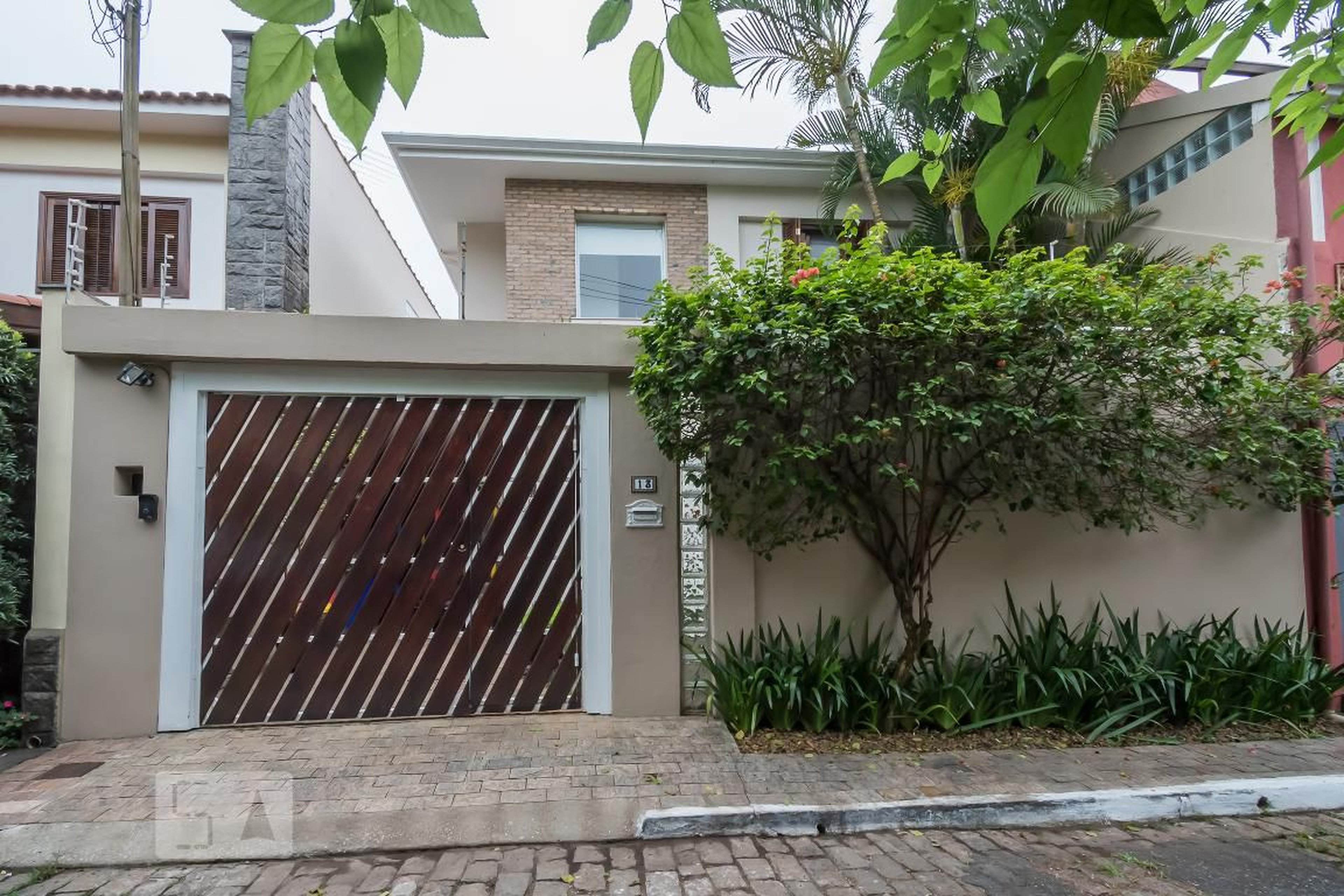 Fachada Condomínio em Rua Itamaraty Feitosa Martins, 13