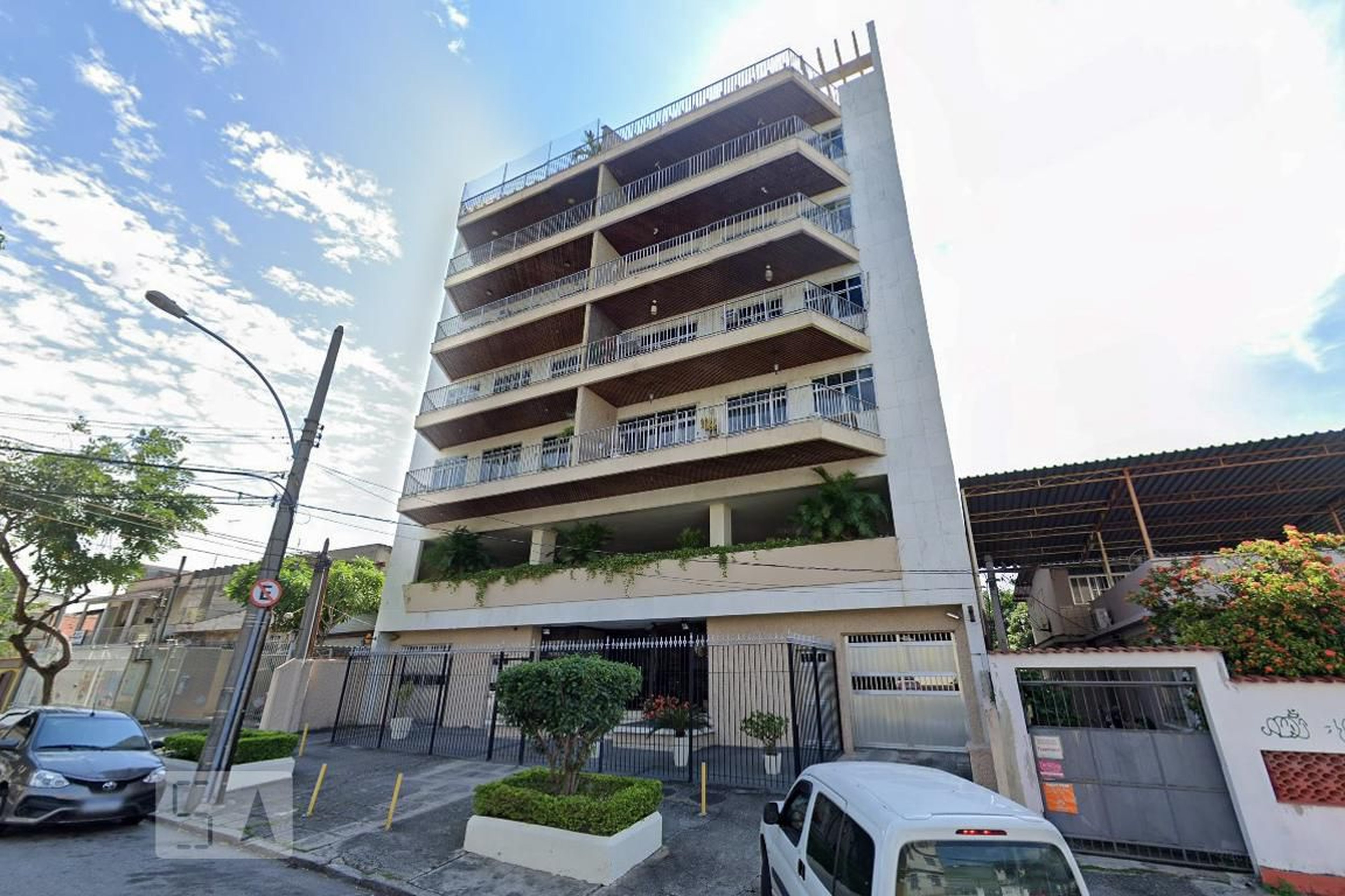 Fachada do Prédio Condomínio ado de Petrina