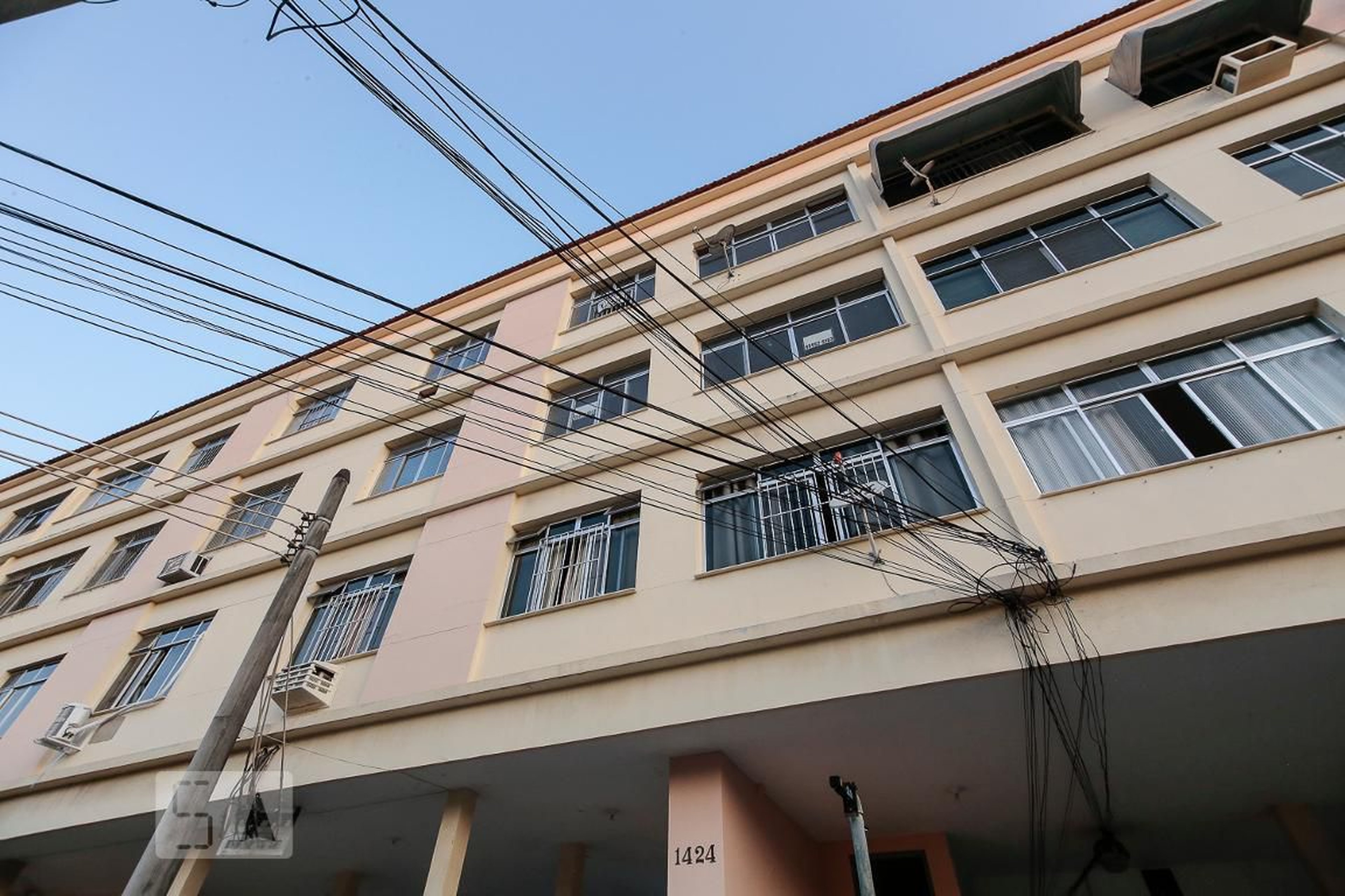 Fachada Condomínio em Rua Honório, 1424