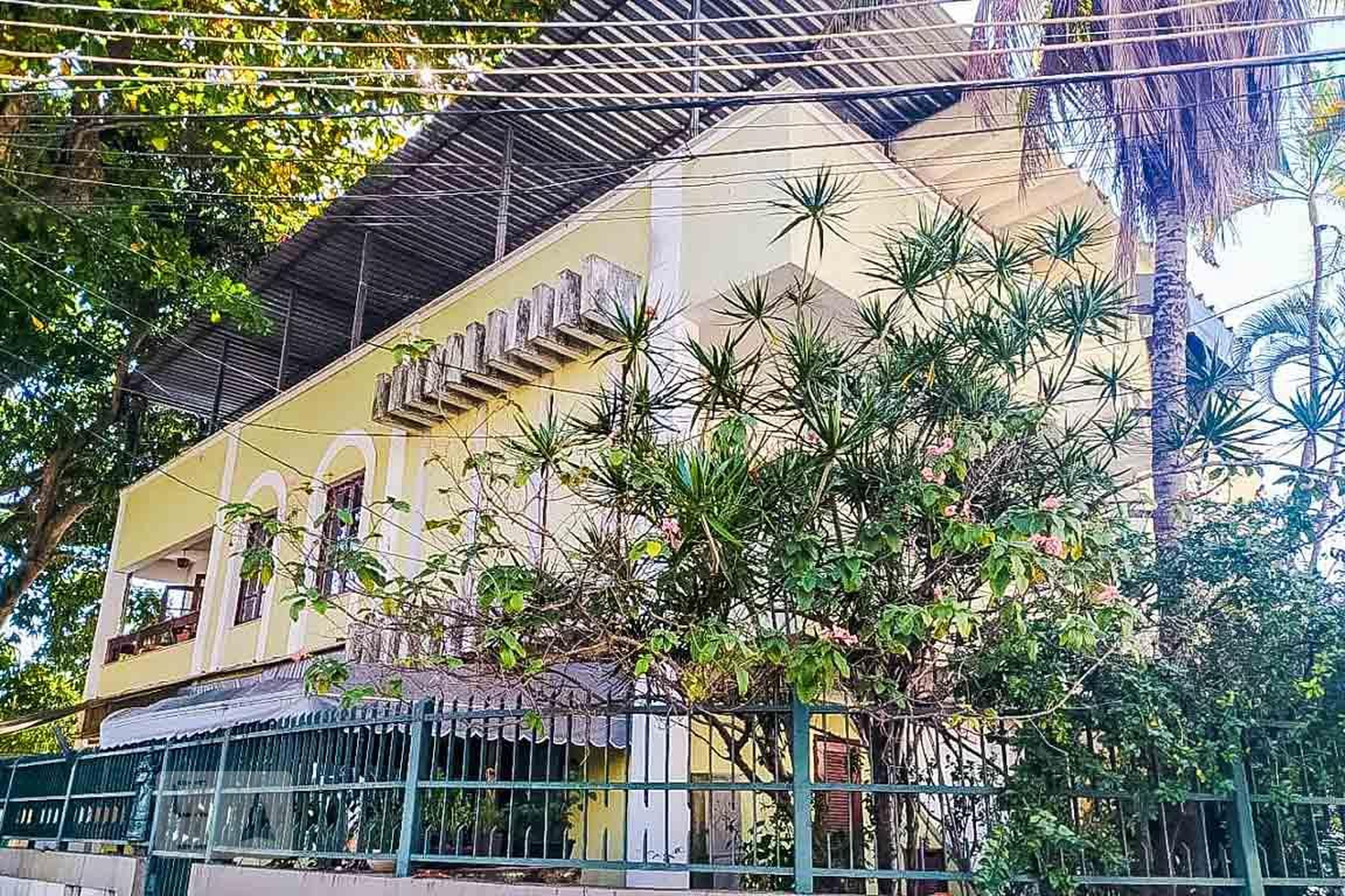 Fachada Condomínio em Rua Repouso, 221