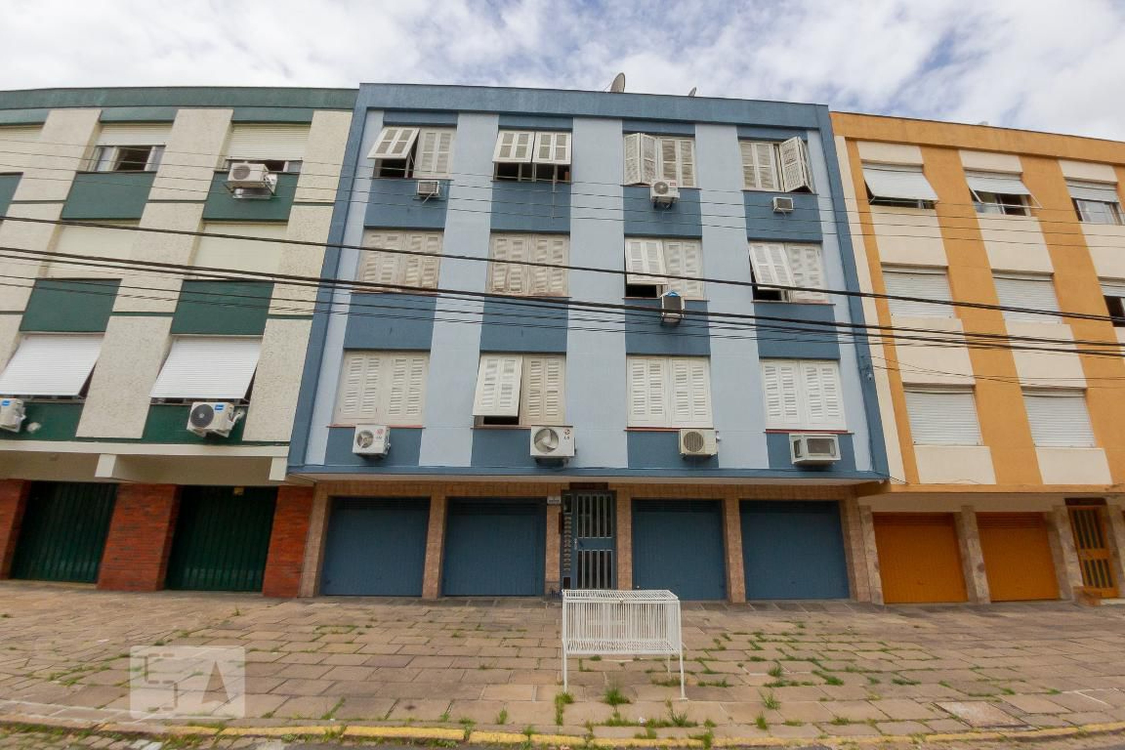 Fachada do Prédio Condomínio em Rua Cristóvão Pereira, 195