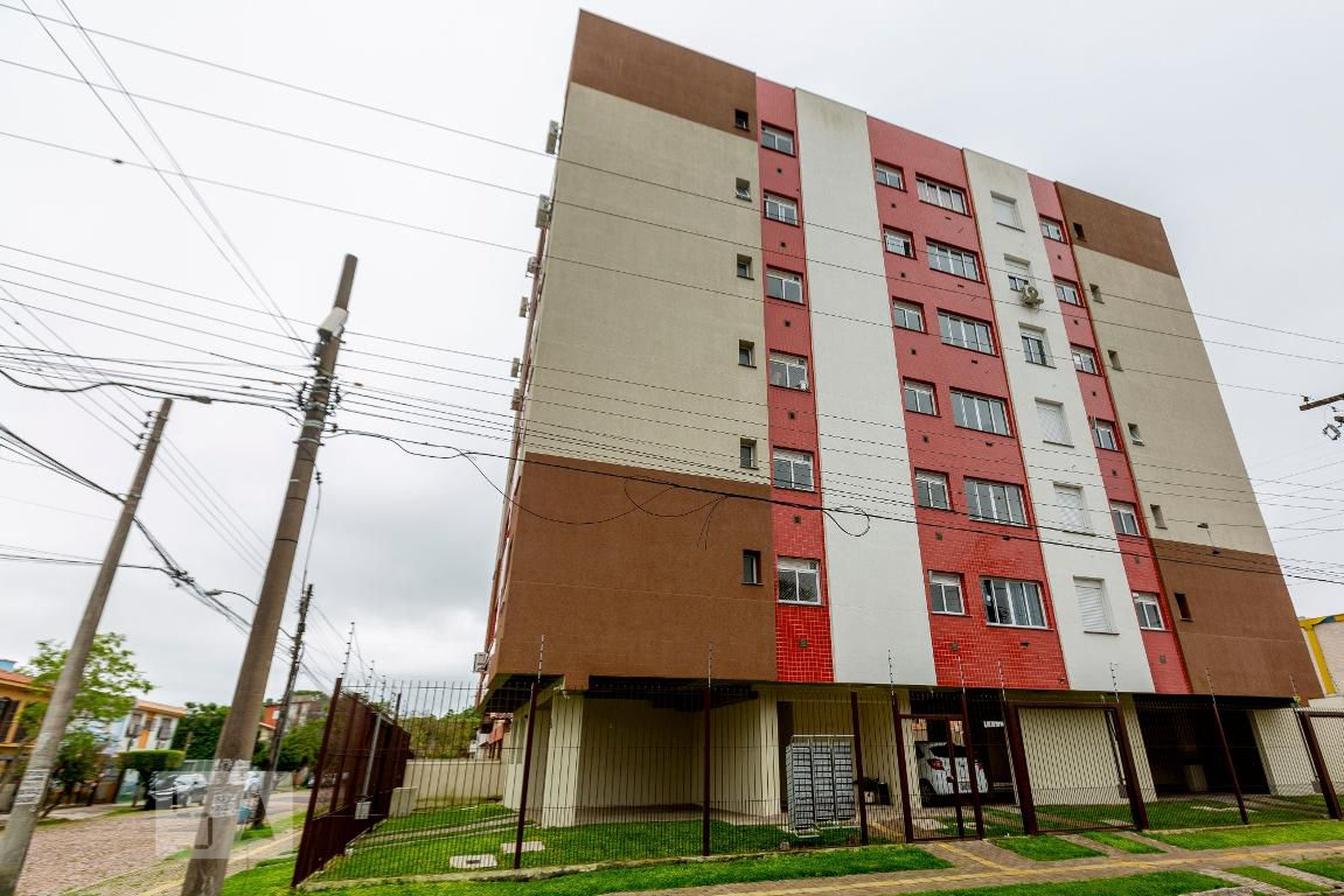 Fachada Condomínio em Rua Professor Guerreiro Lima, 446