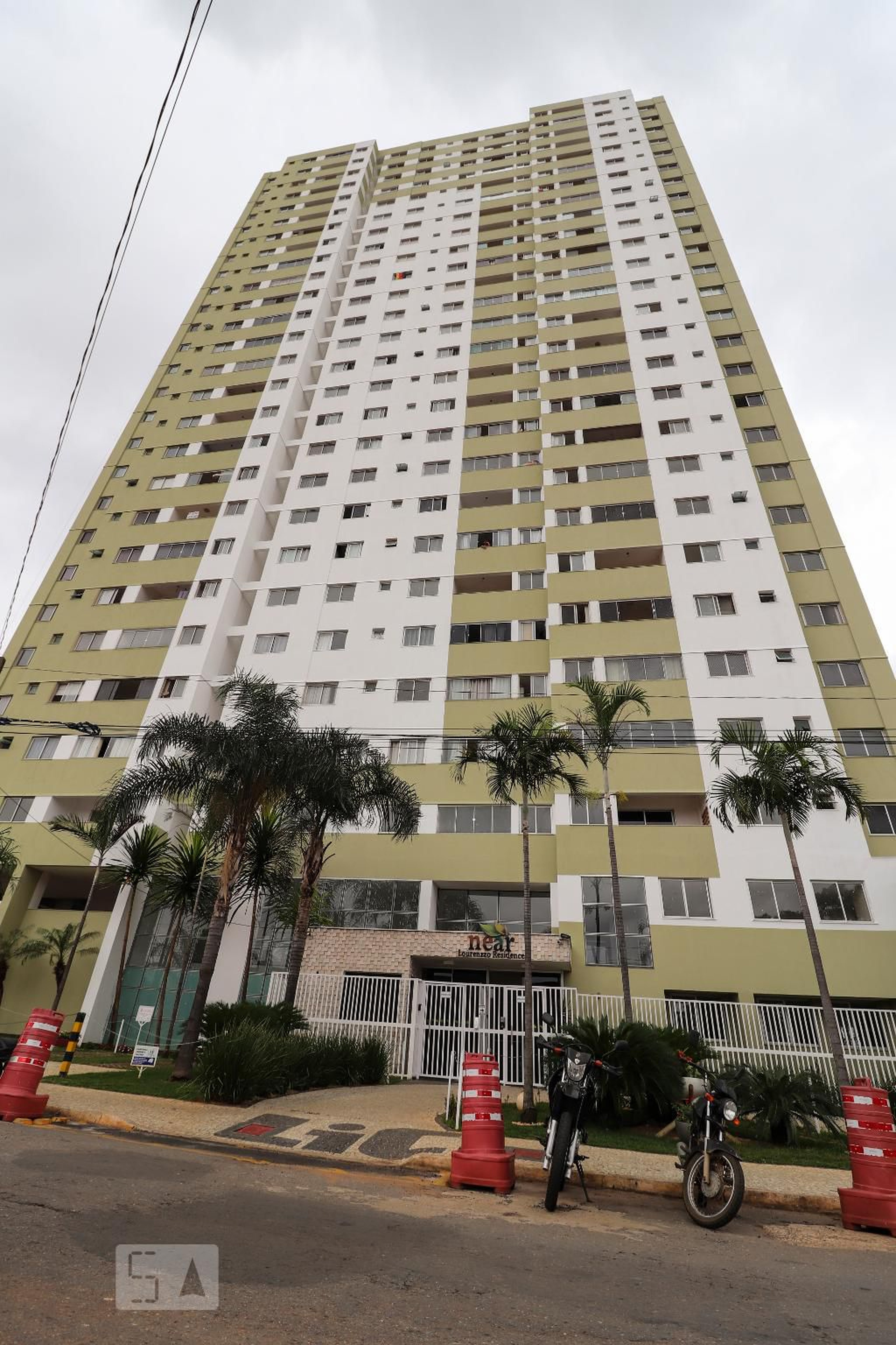 Fachada Condomínio em Rua Desembargador Eládio Amorim, 16