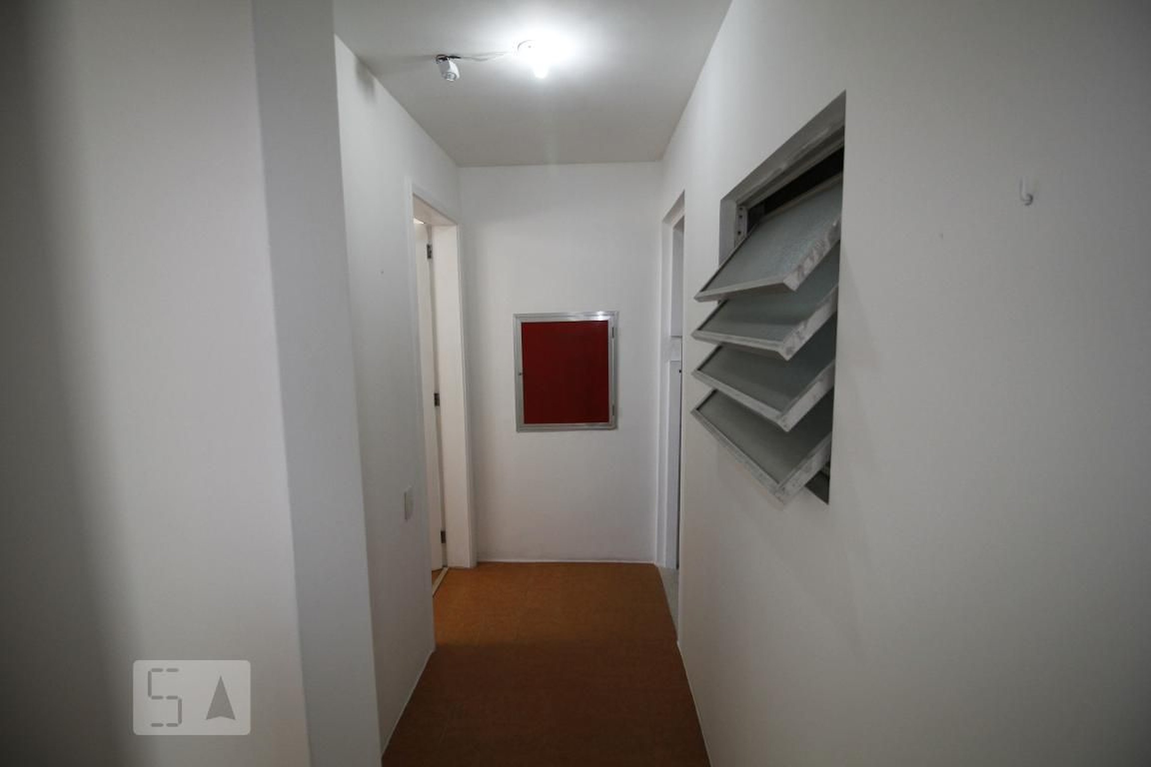 Entrada Condomínio em Rua Elmano Cardim, 18