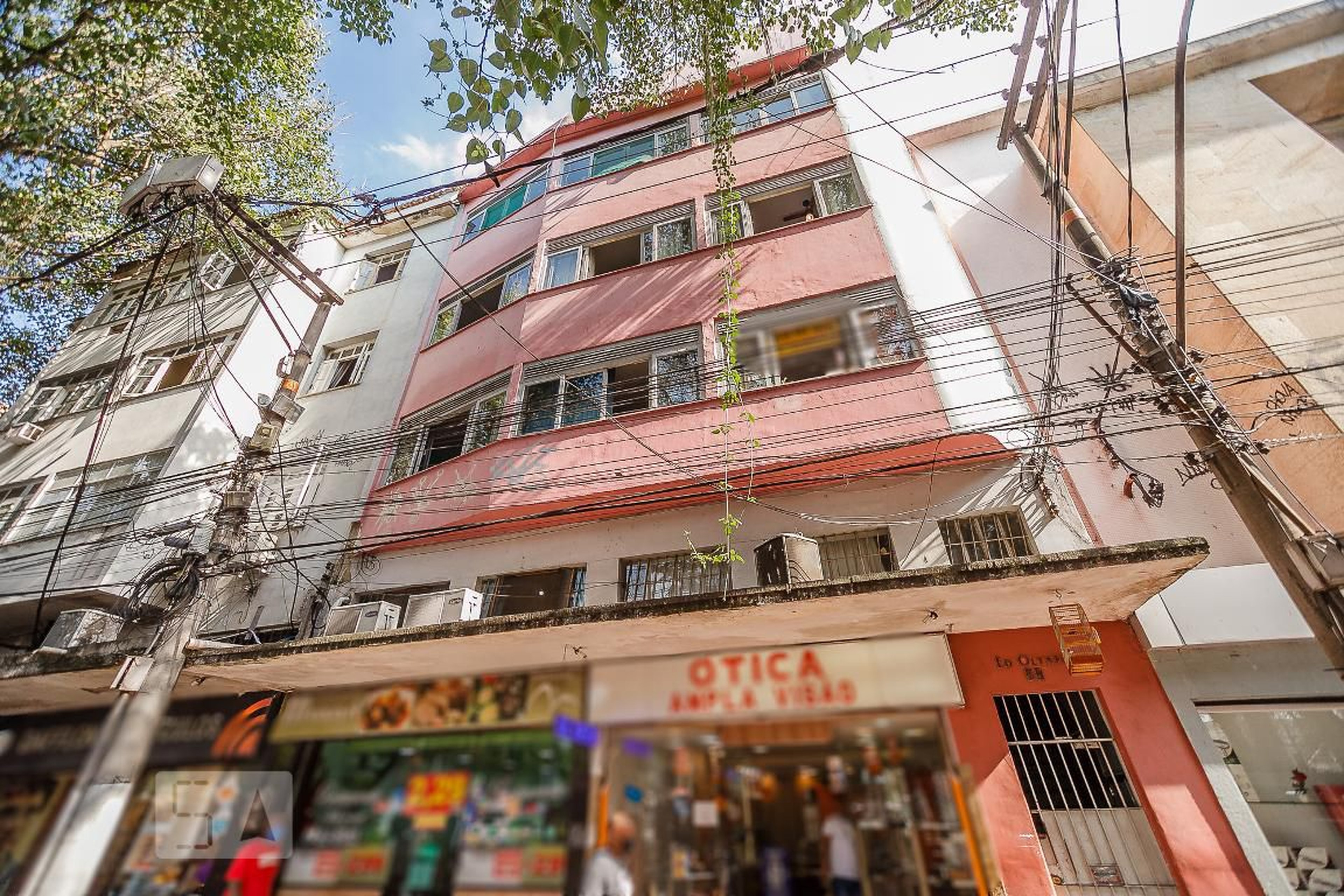 Fachada Condomínio em R. São Pedro, 68