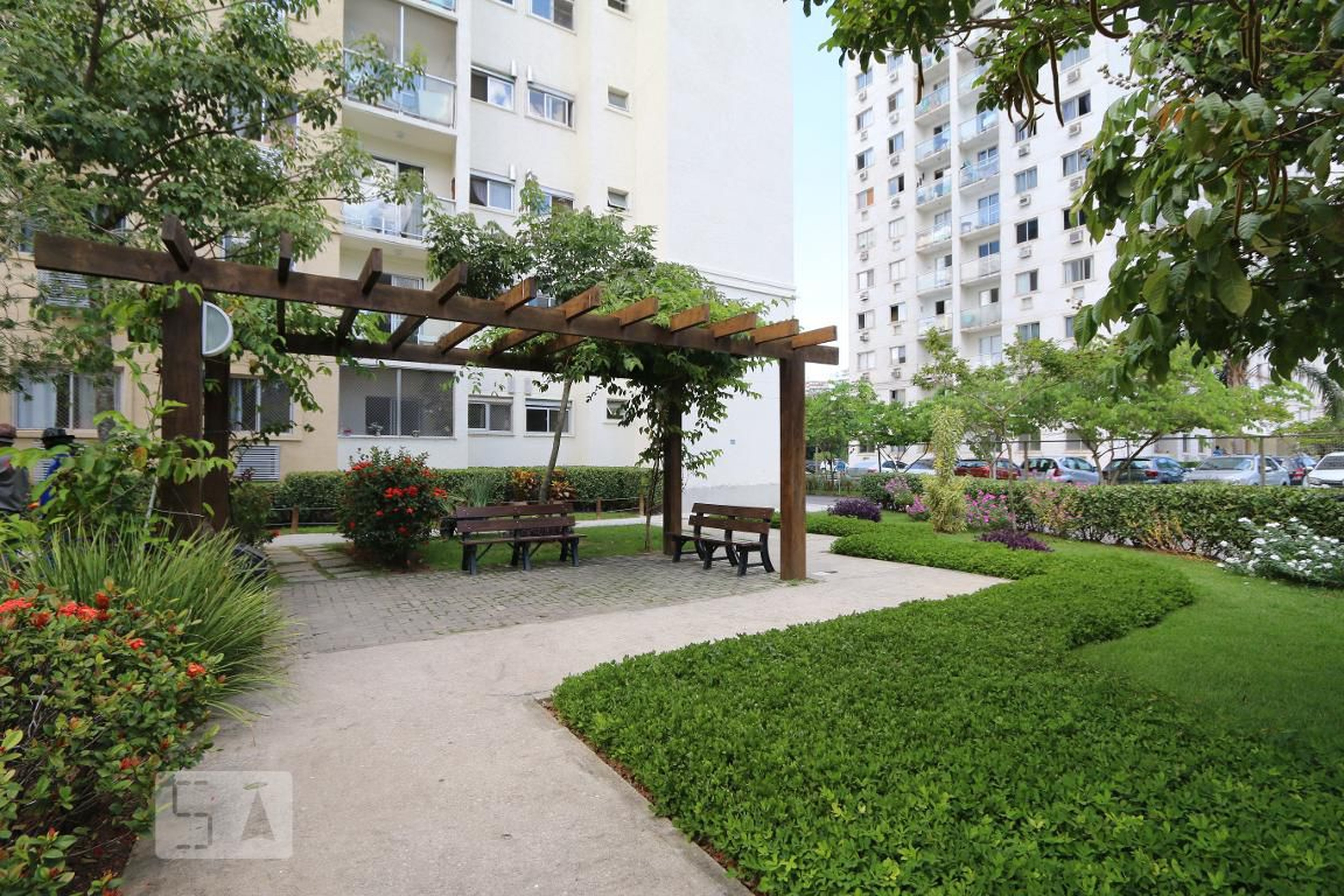 Fachada do Condomínio Condomínio Minha Praia