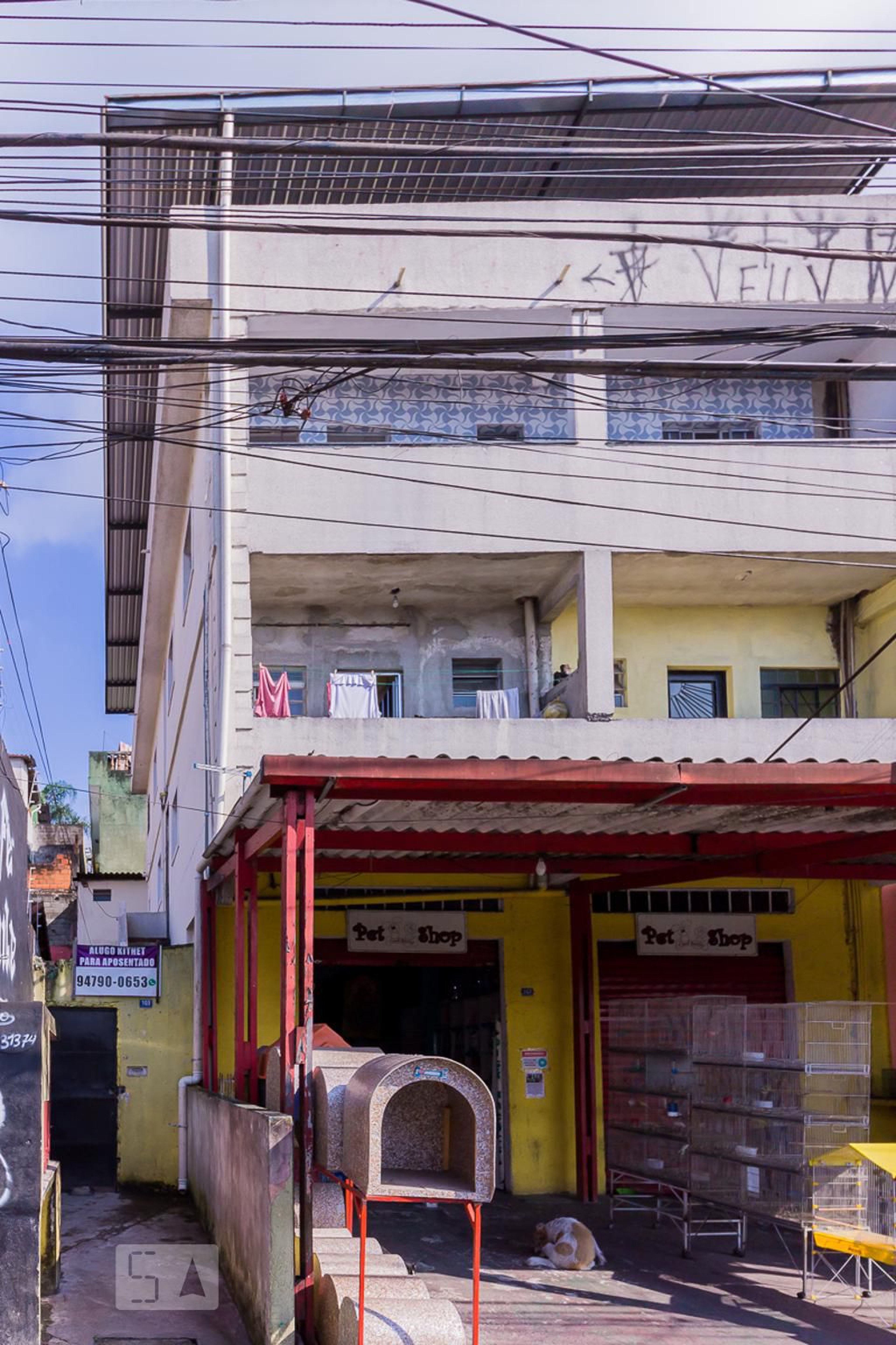 Fachada Condomínio em Avenida Rouxinol, 103