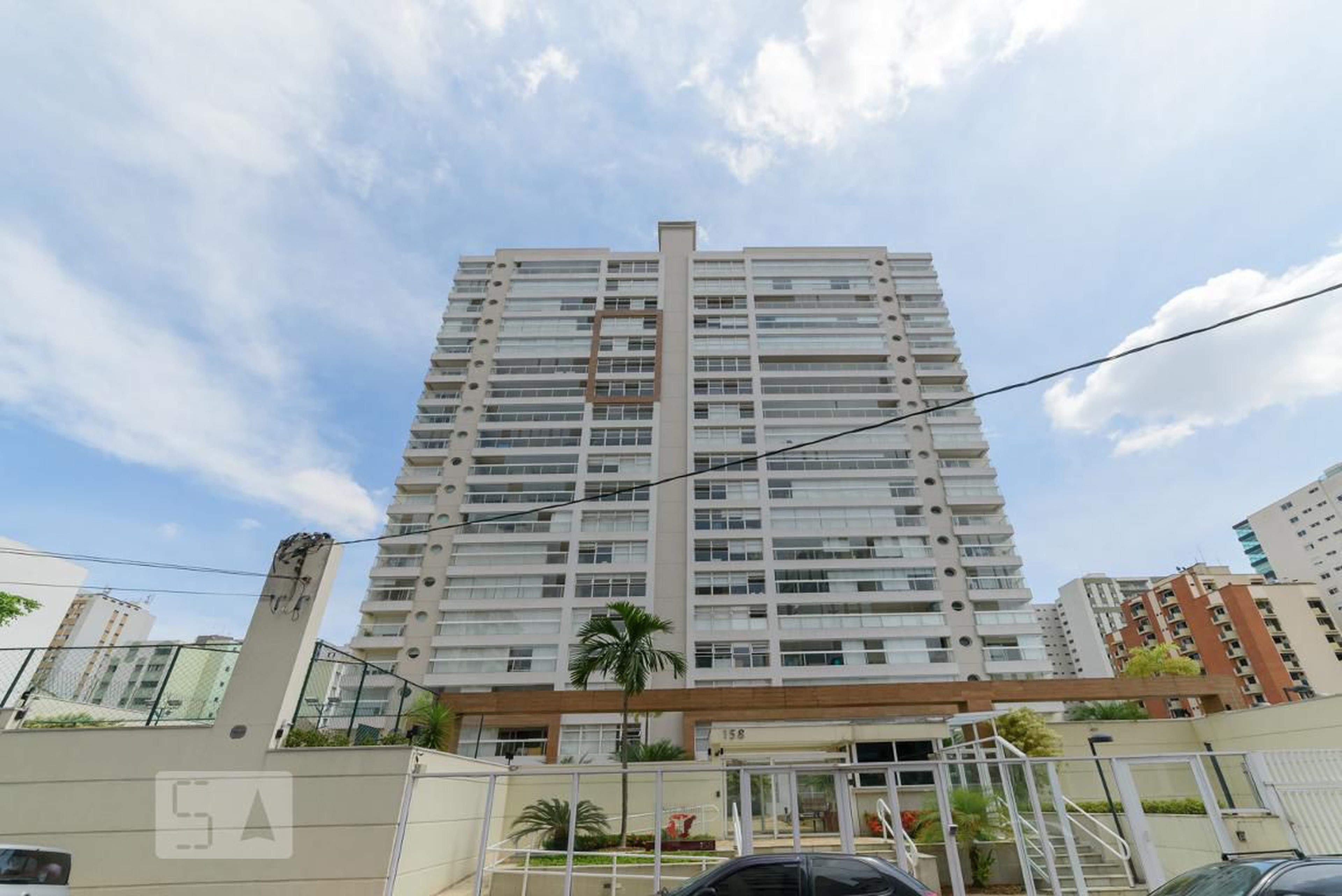 Fachada do Condomínio Condomínio Saint Moritz