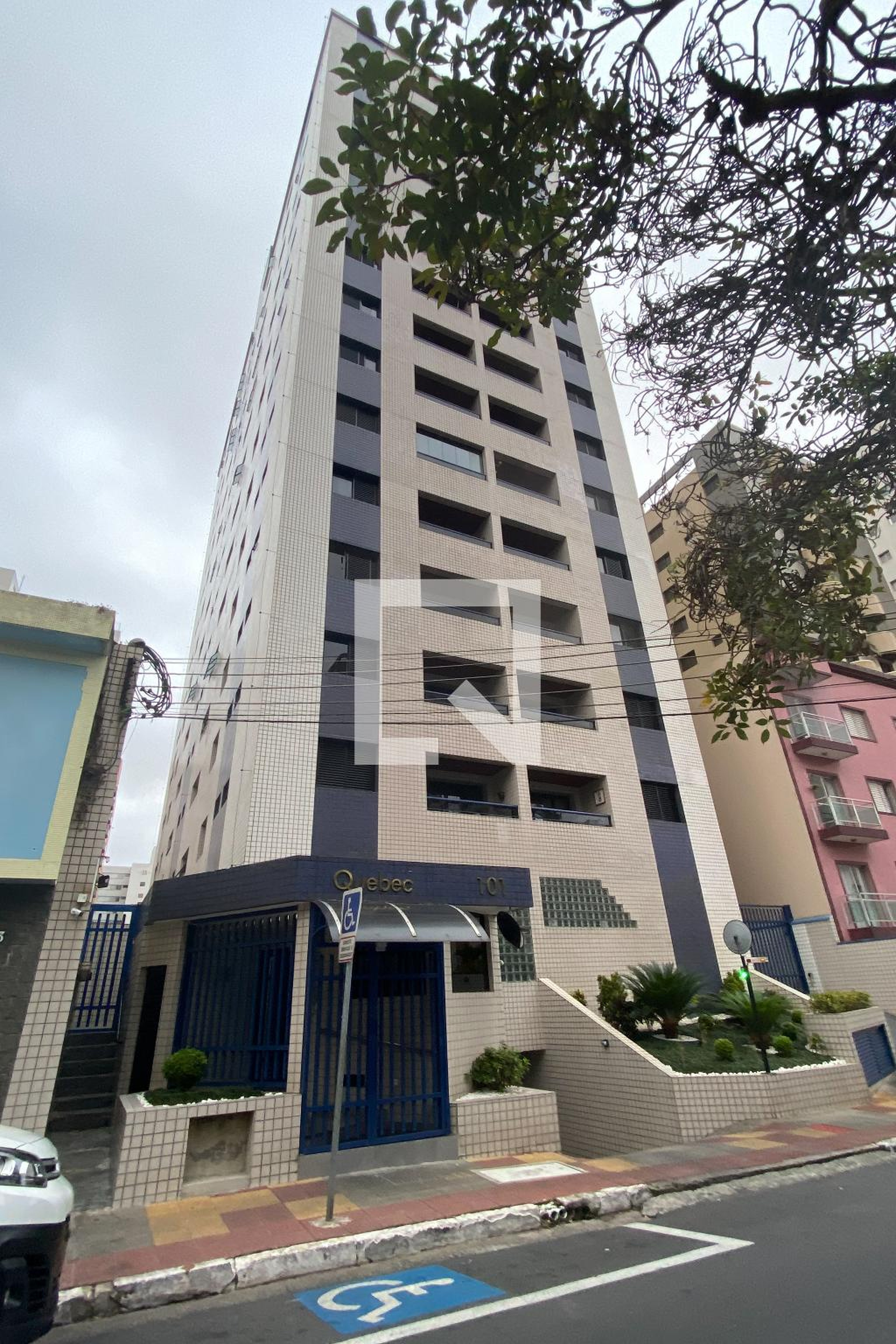 Fachada Condomínio Quebec