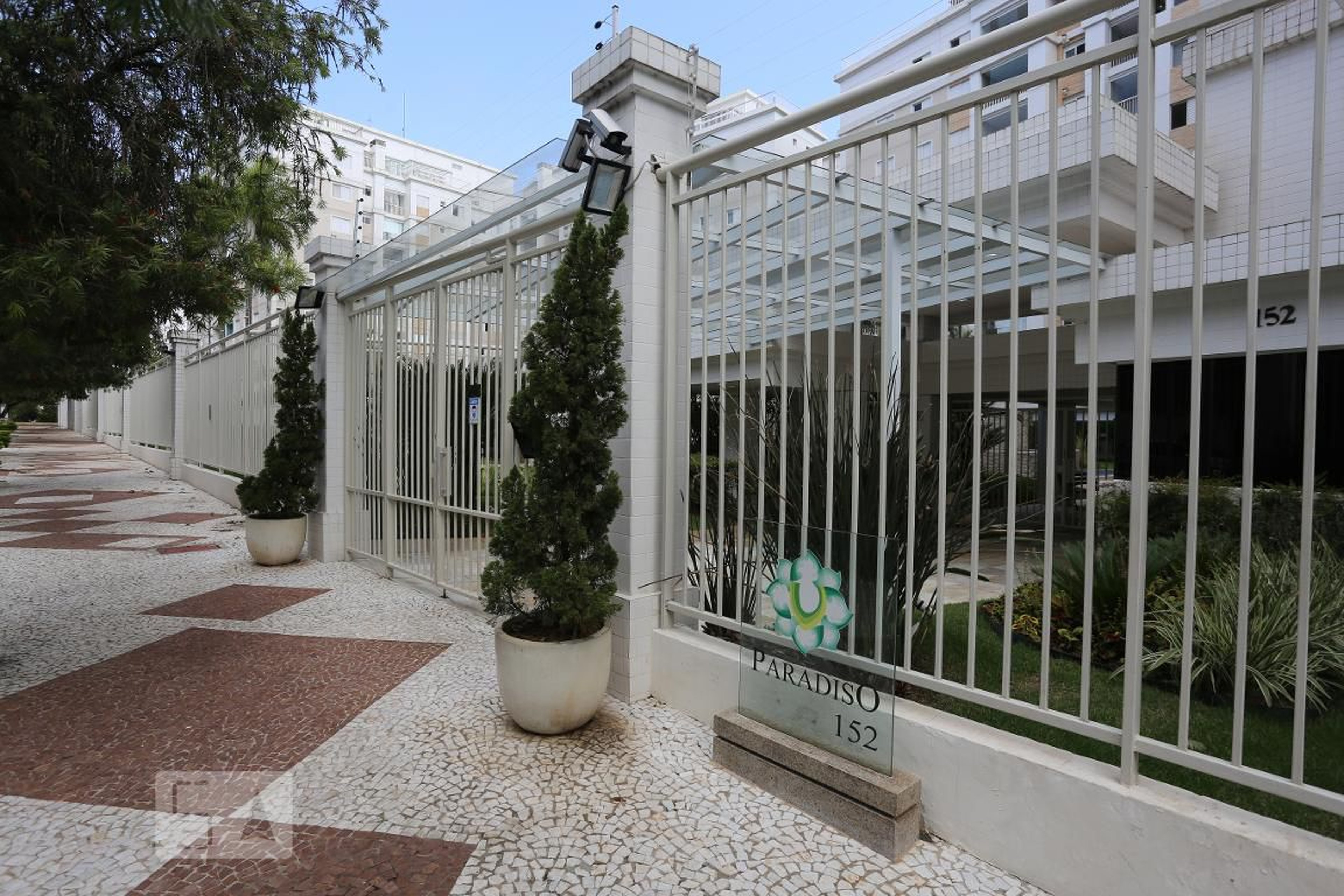 Fachada do Condomínio Condomínio em Avenida Doutor Cândido Motta Filho, 112