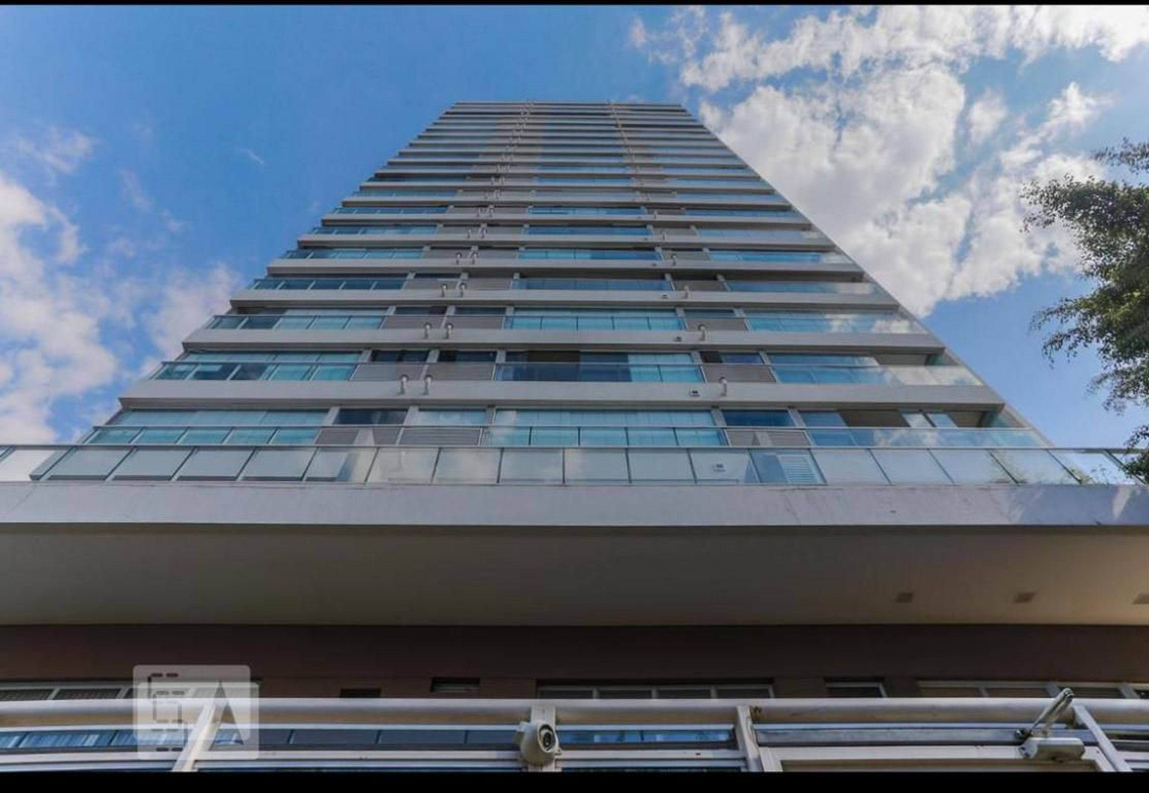 Fachada do Condomínio Condomínio Movin Aclimação