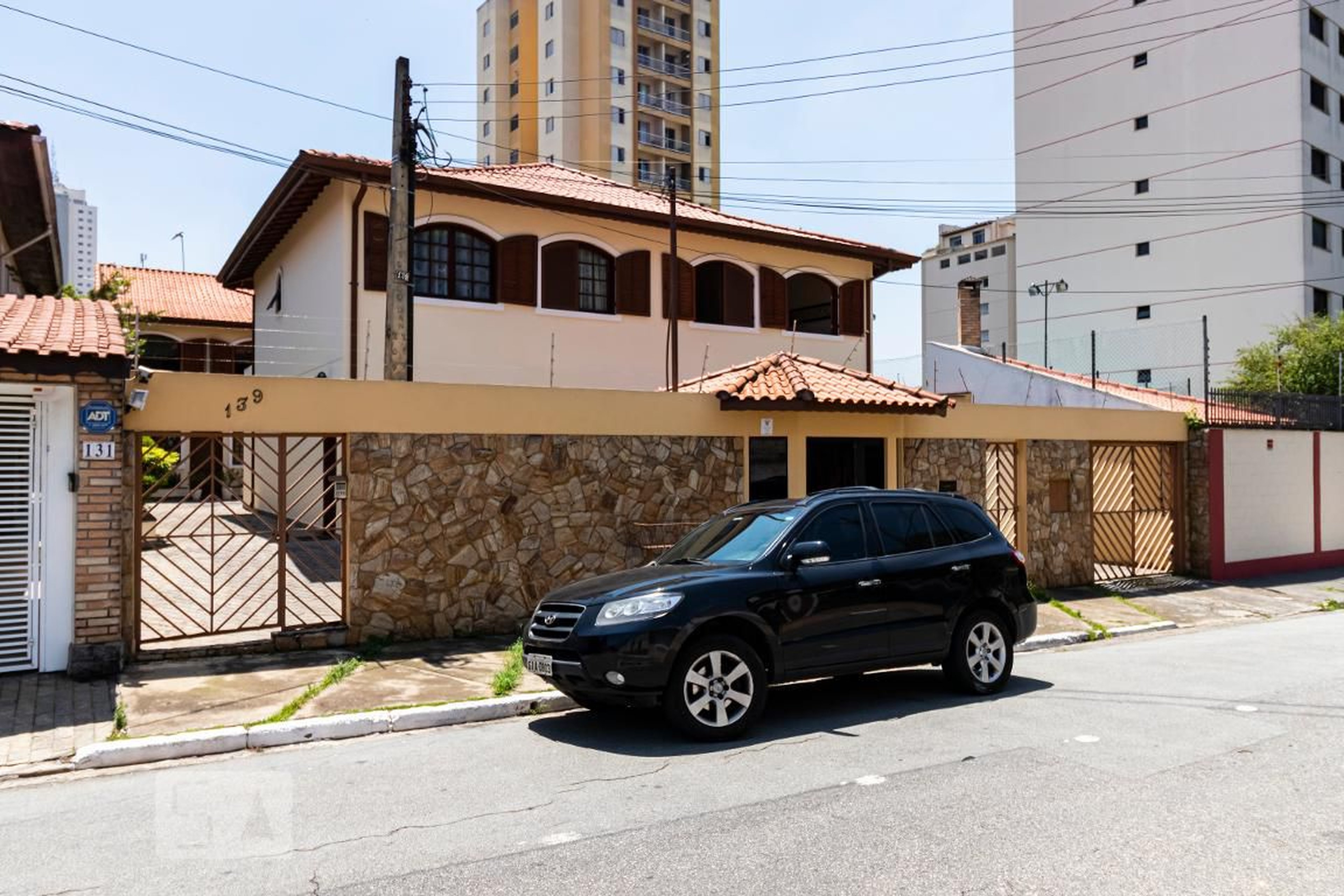 Fachada Condomínio em Rua Doutor Leite Pereira, 139
