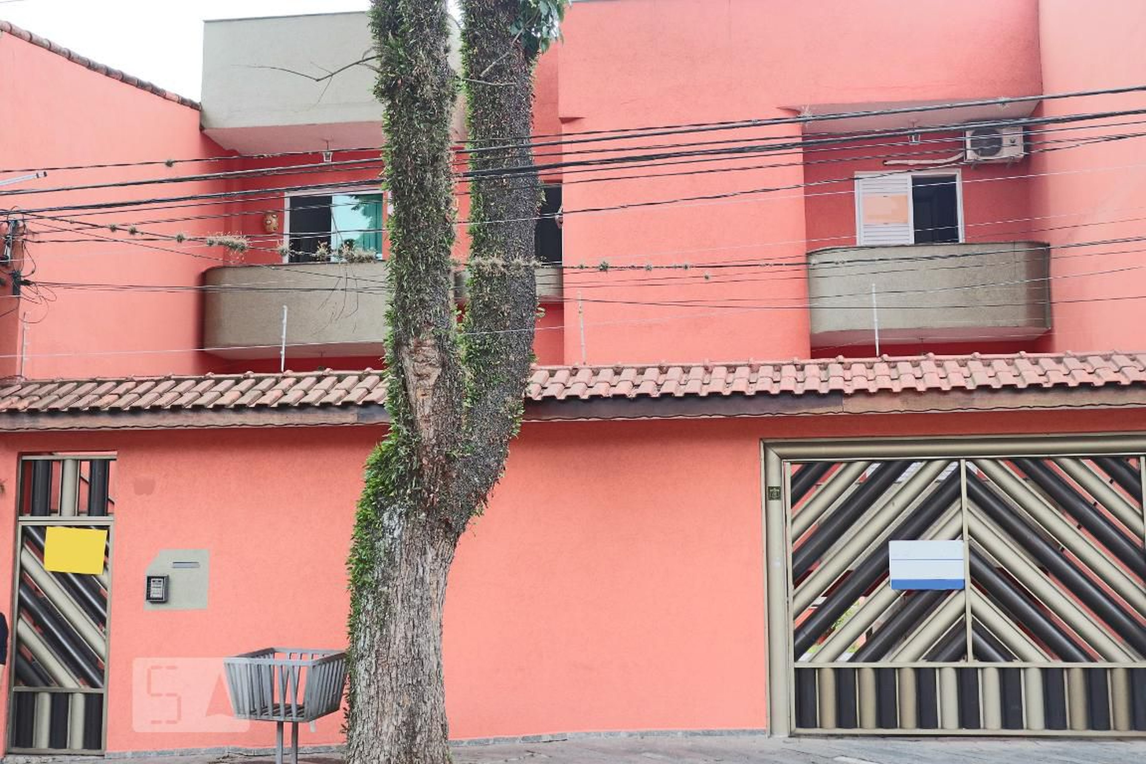 Fachada Condomínio em Rua Santa Maria Goretti, 93