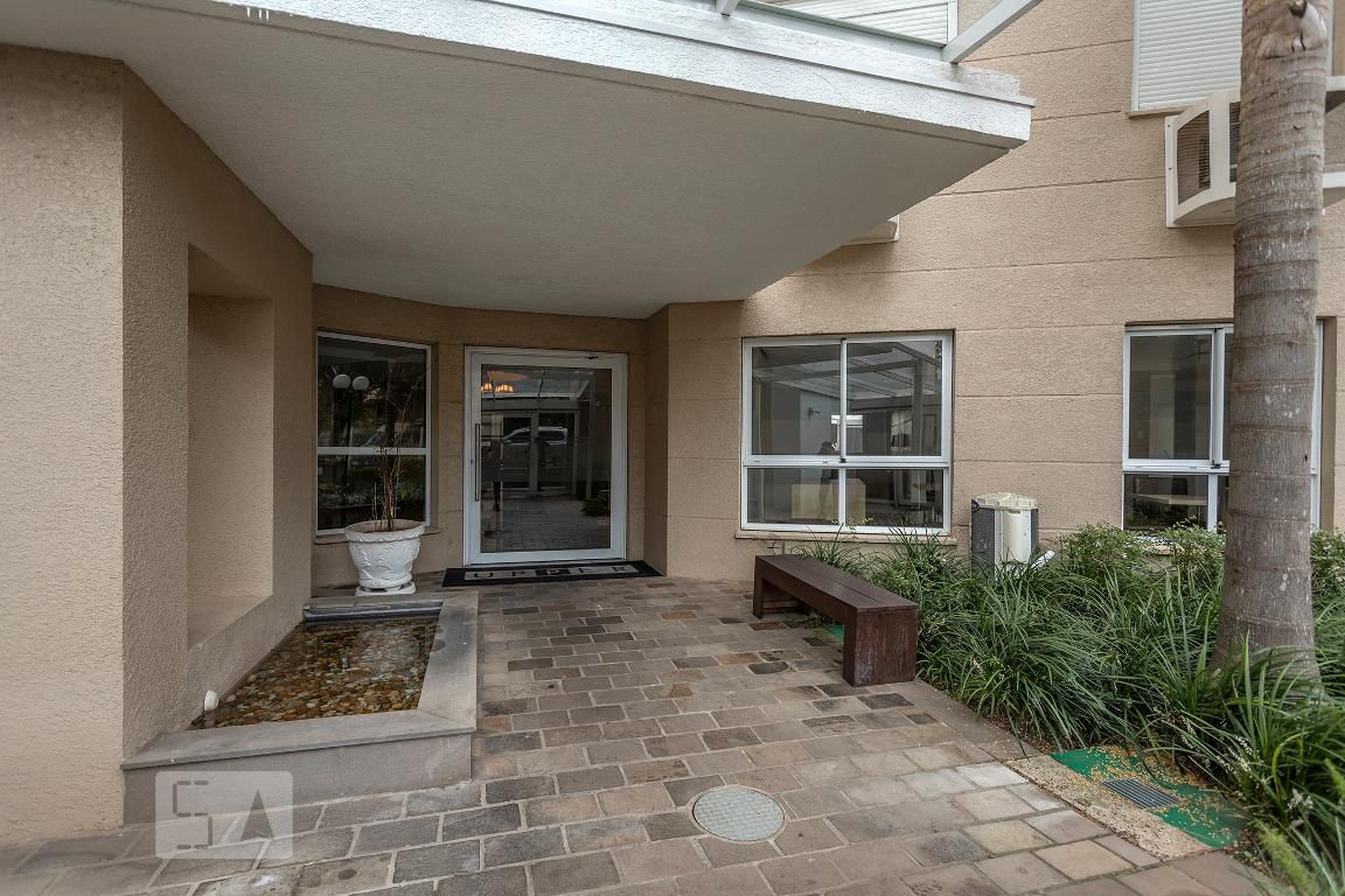 Entrada - Upper Northway