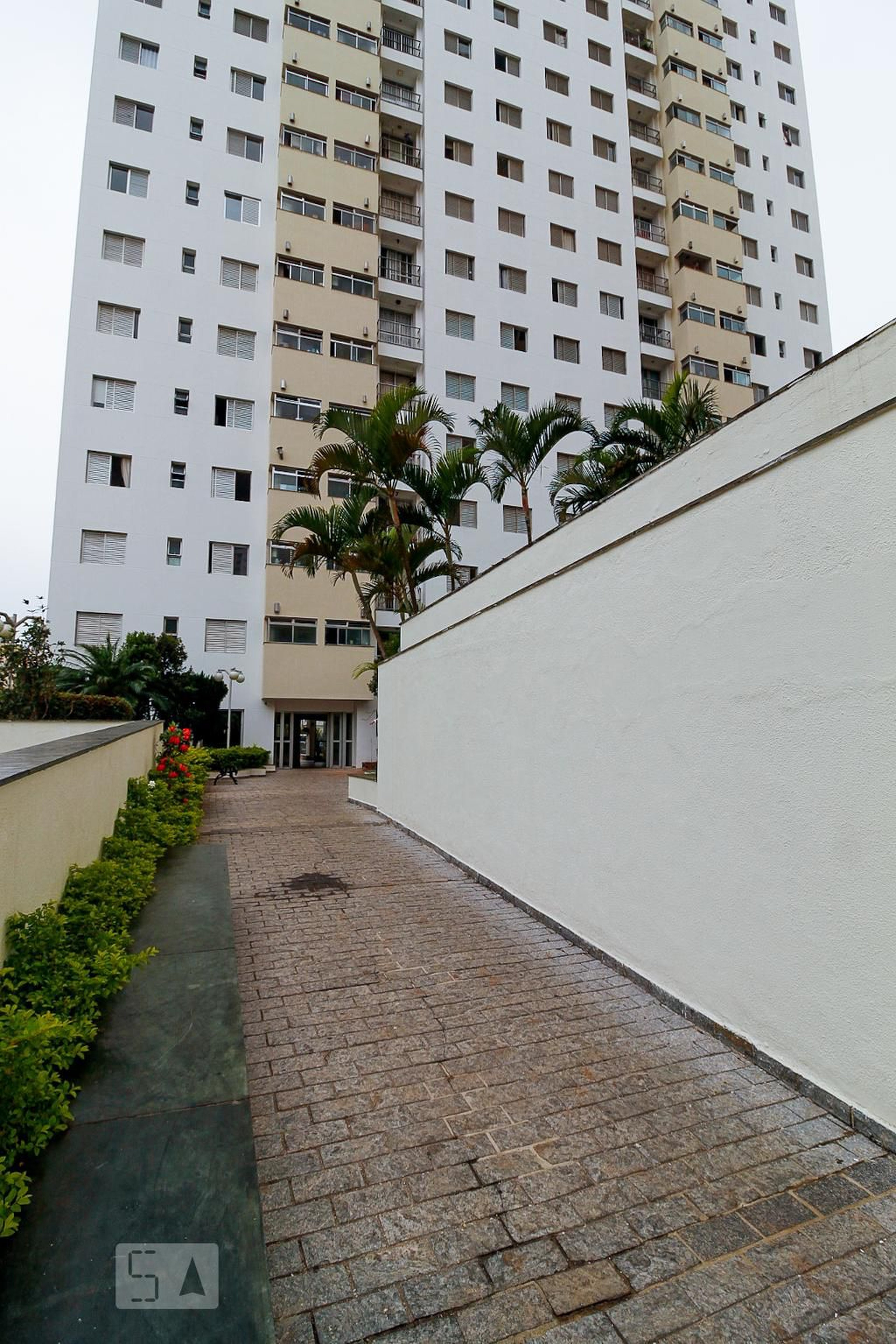 Fachada do Condomínio Condomínio West Side