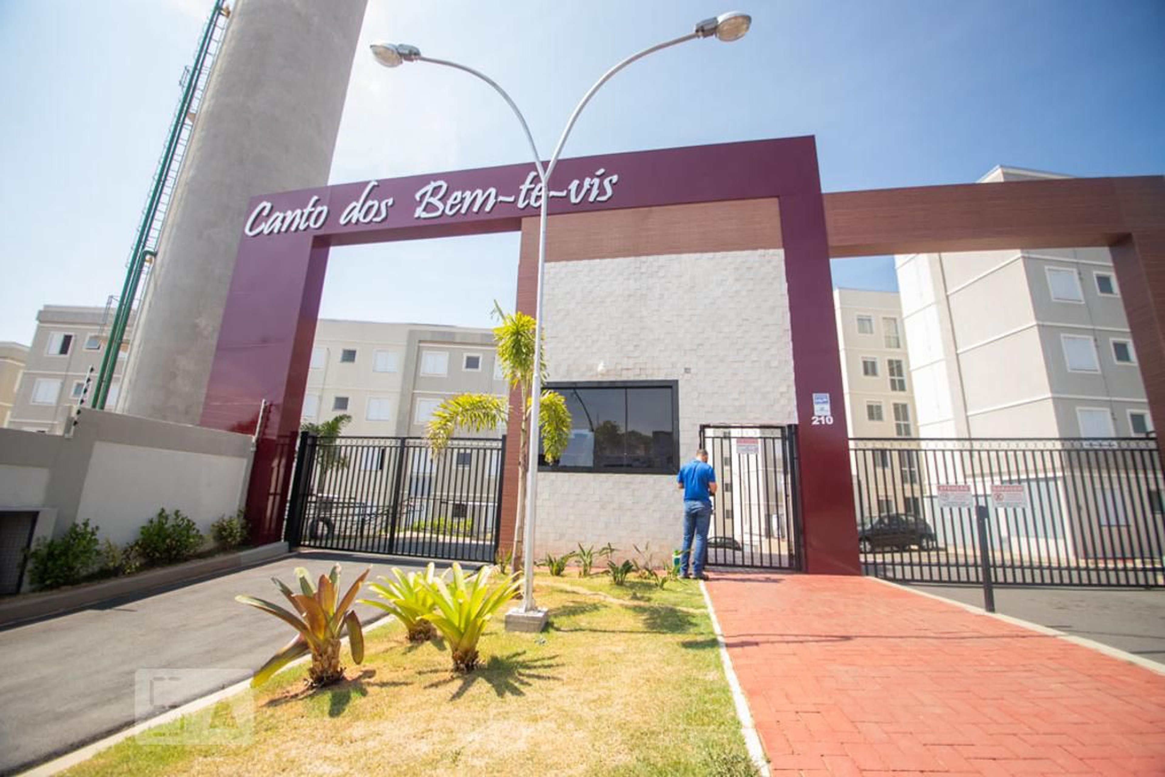 fachada Condomínio em Rua Professor Mauricio Francisco Ceolin, 260