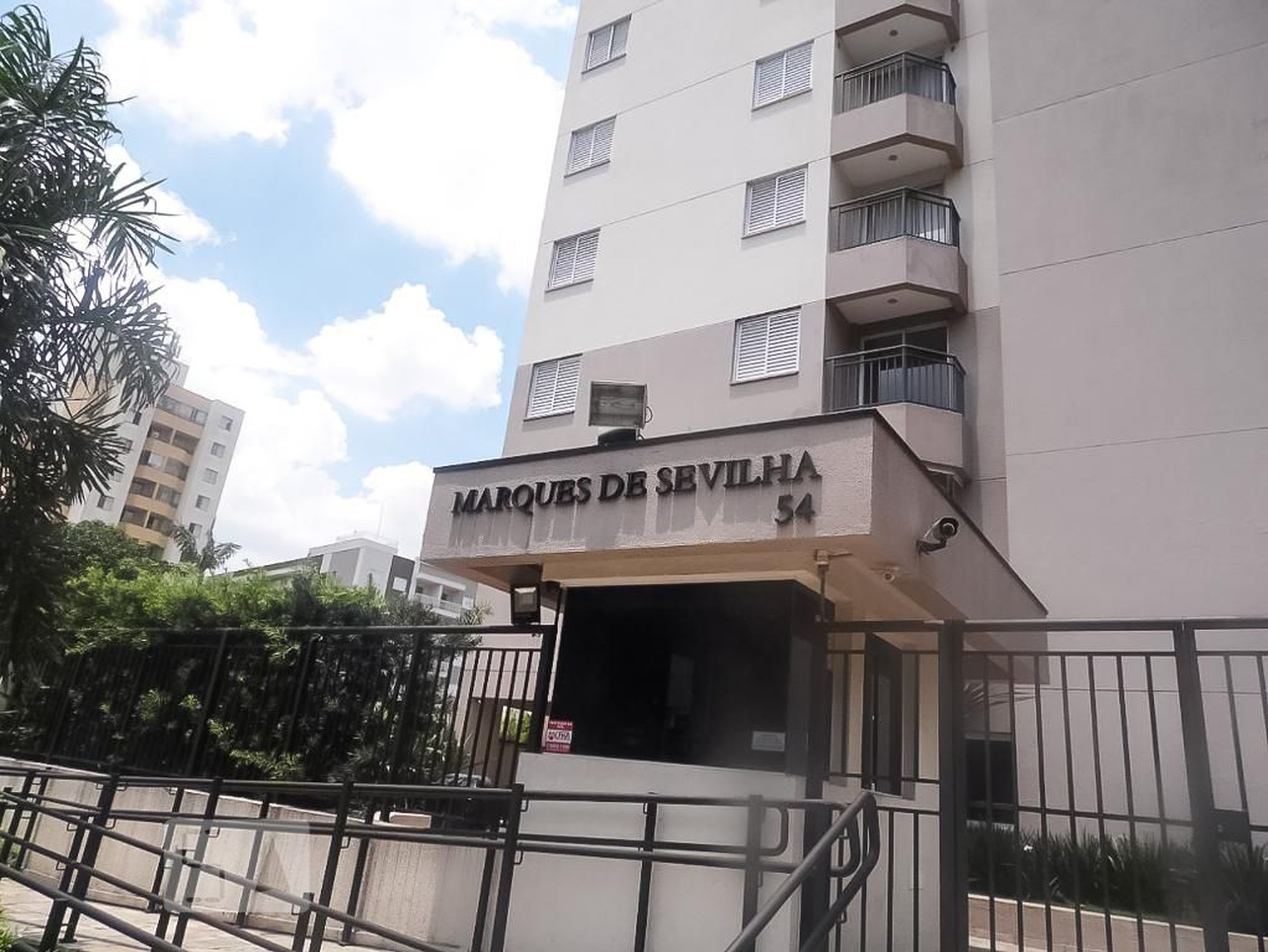 Fachada do Condomínio Condomínio Marques de Sevilha