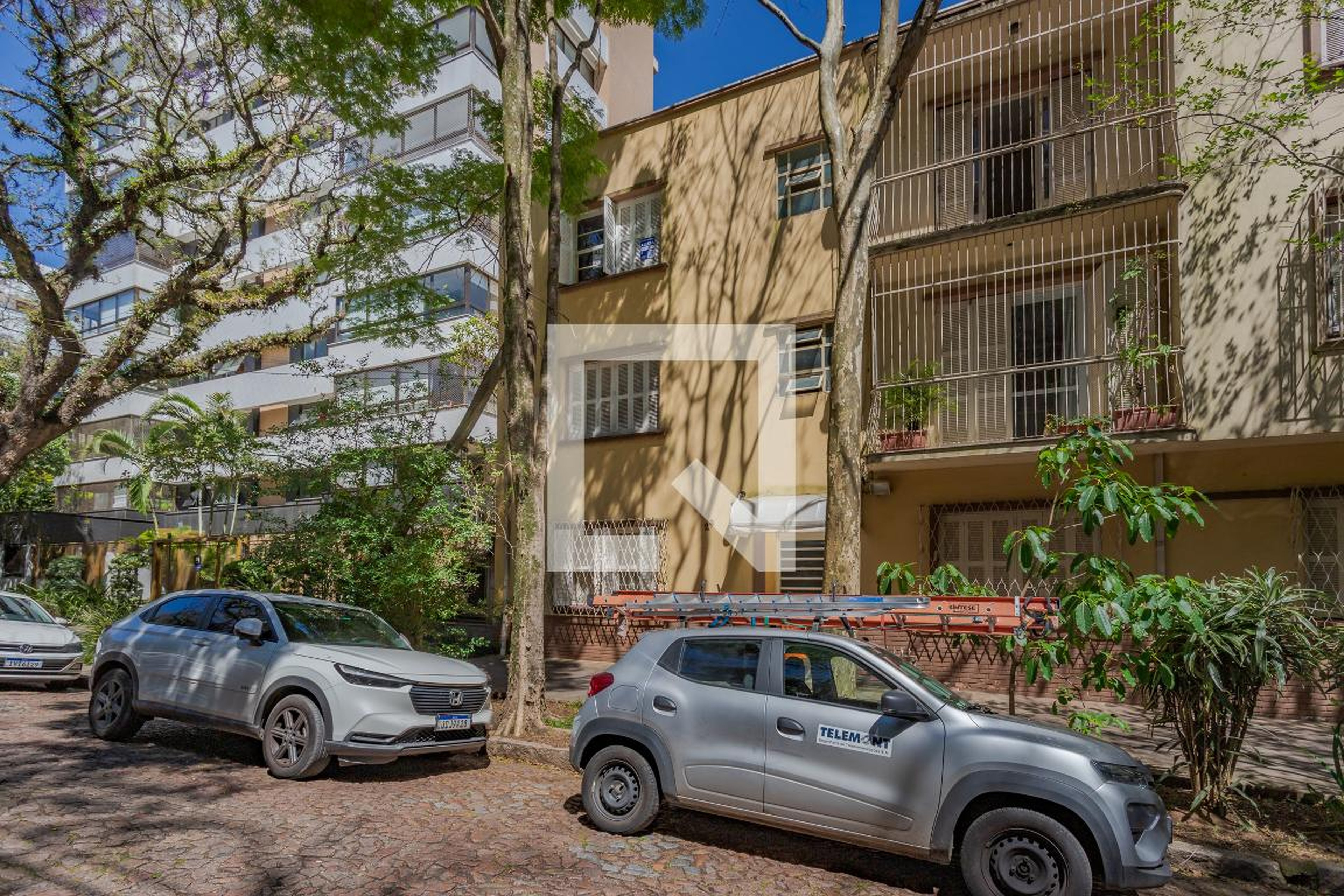 Fachada Condomínio em Rua Coronel Joaquim Pedro Salgado, 29