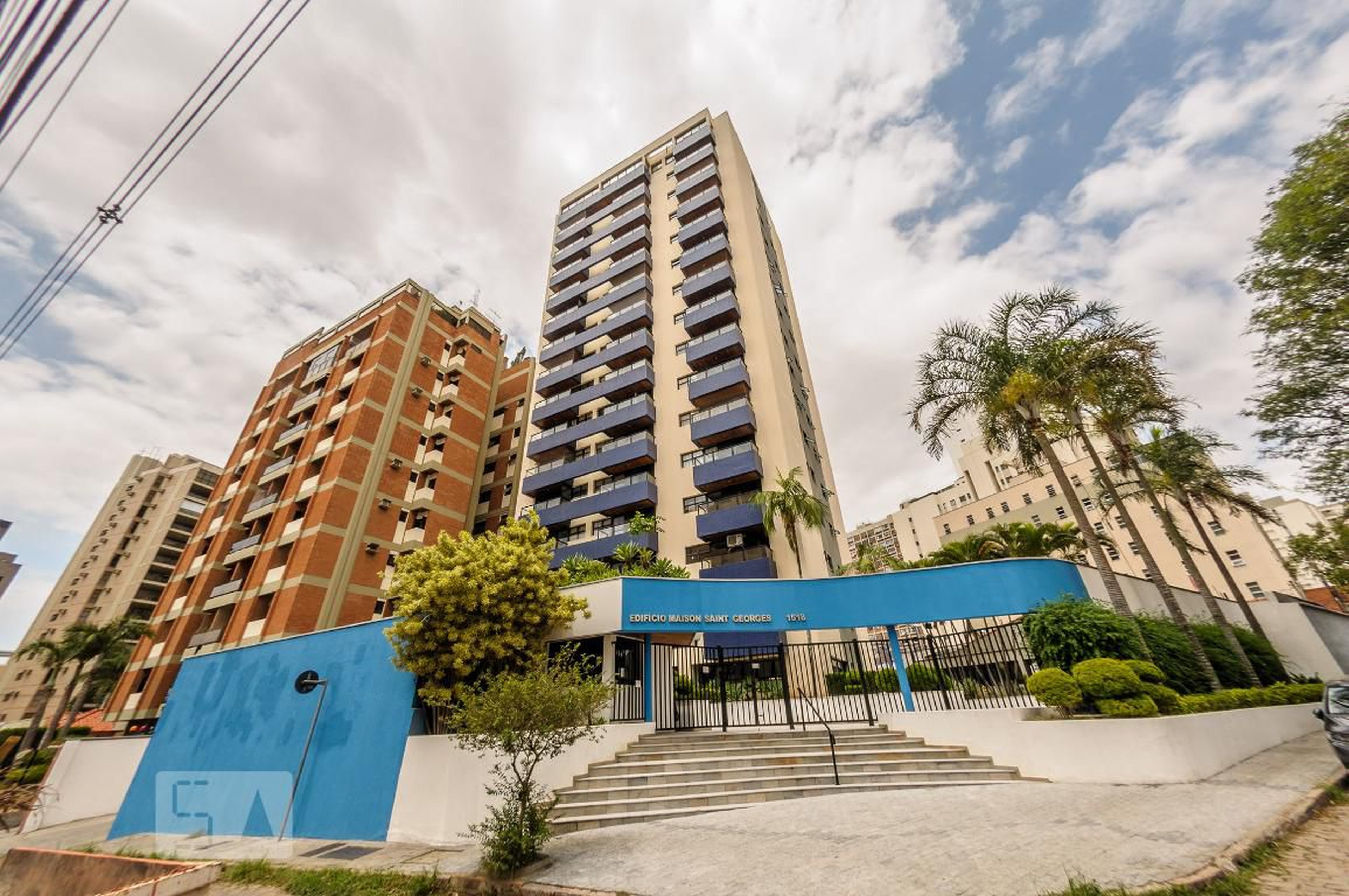 Fachada do Prédio Condomínio em Rua Ferreira Penteado, 765