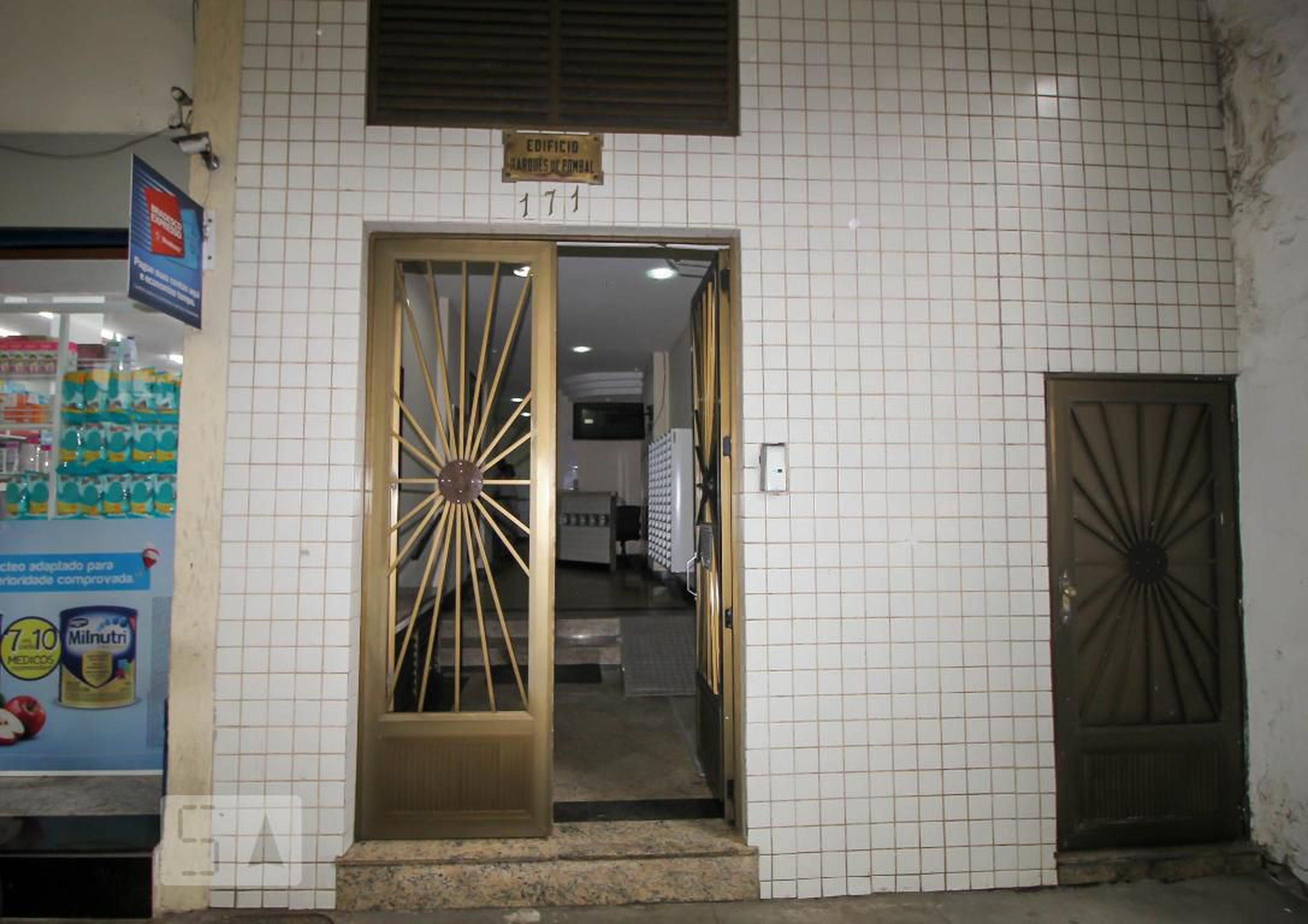 Entrada do Prédio - Marquês de Pombal