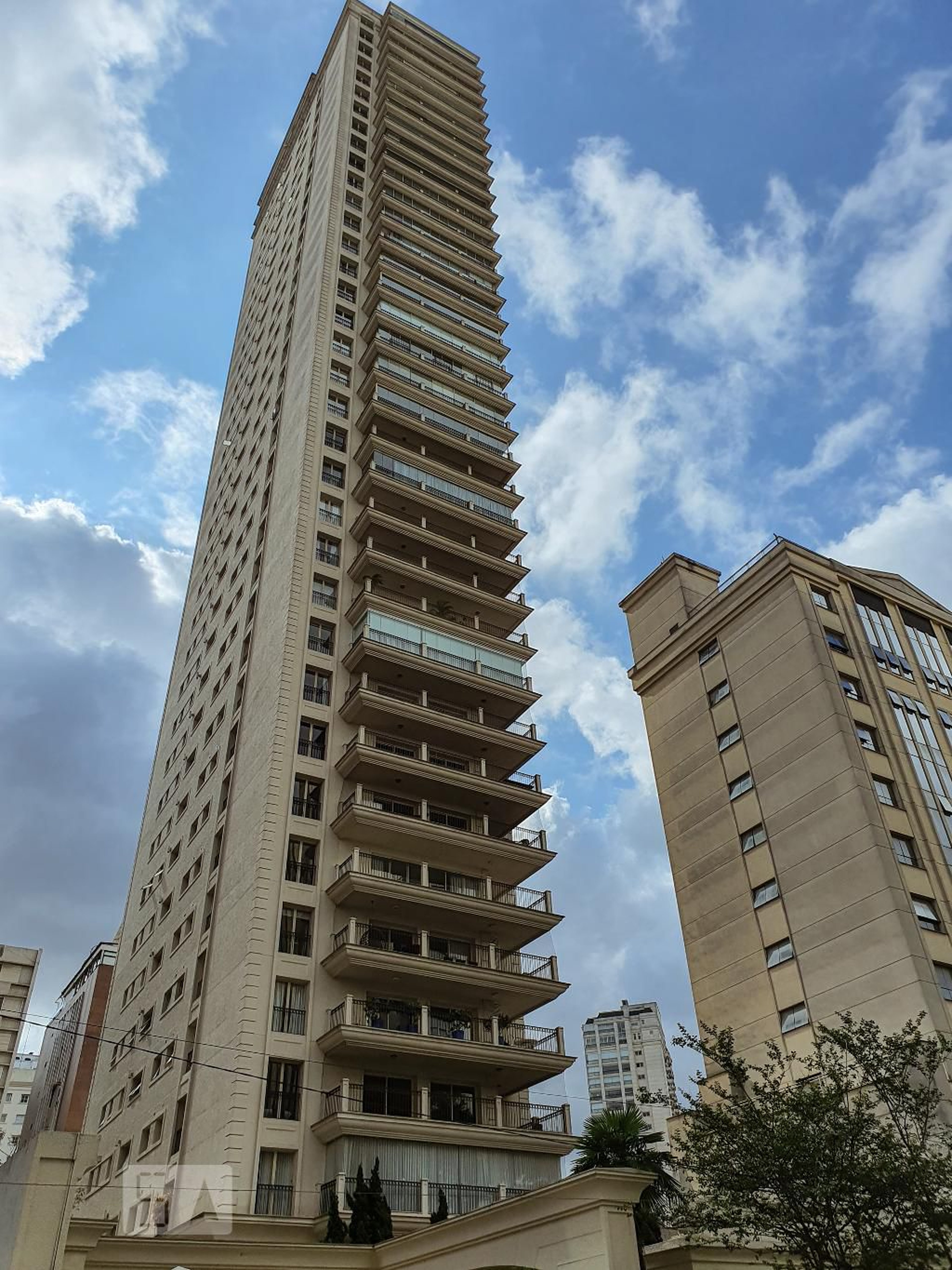 Fachada do Prédio Condomínio The Gables