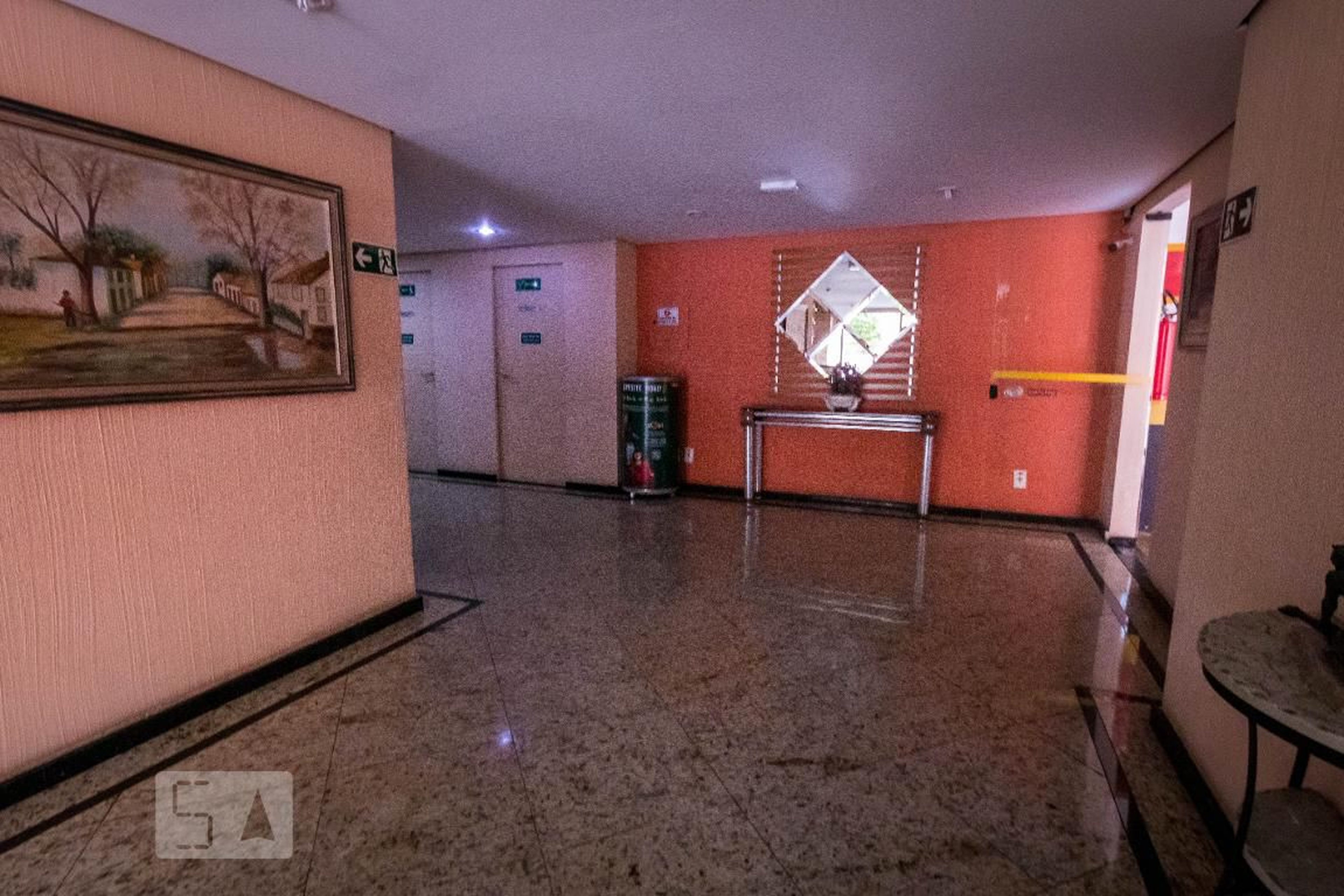 Hall - Ilha de Corsega