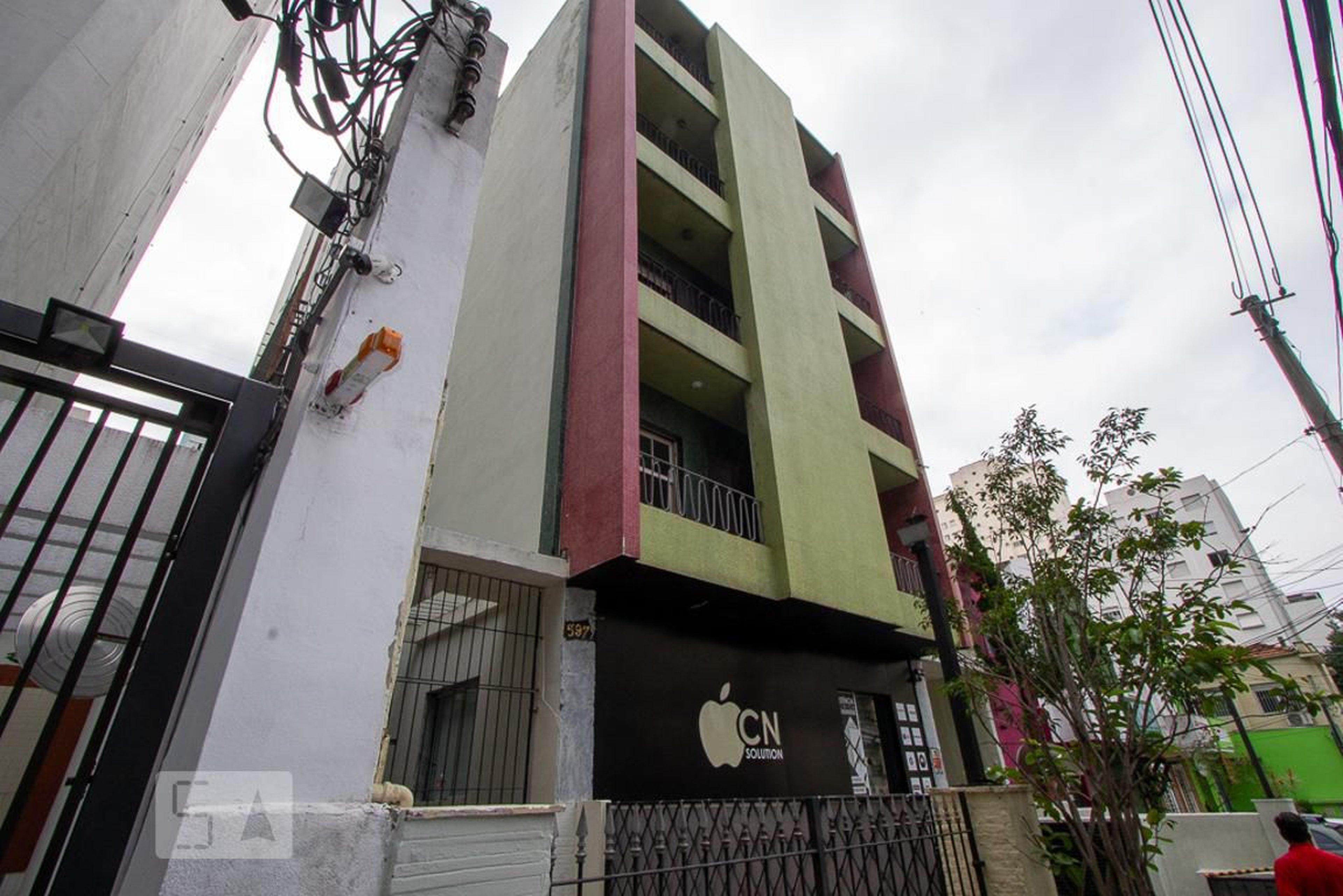 Fachada Condomínio em Rua Coronel Oscar Porto, 597