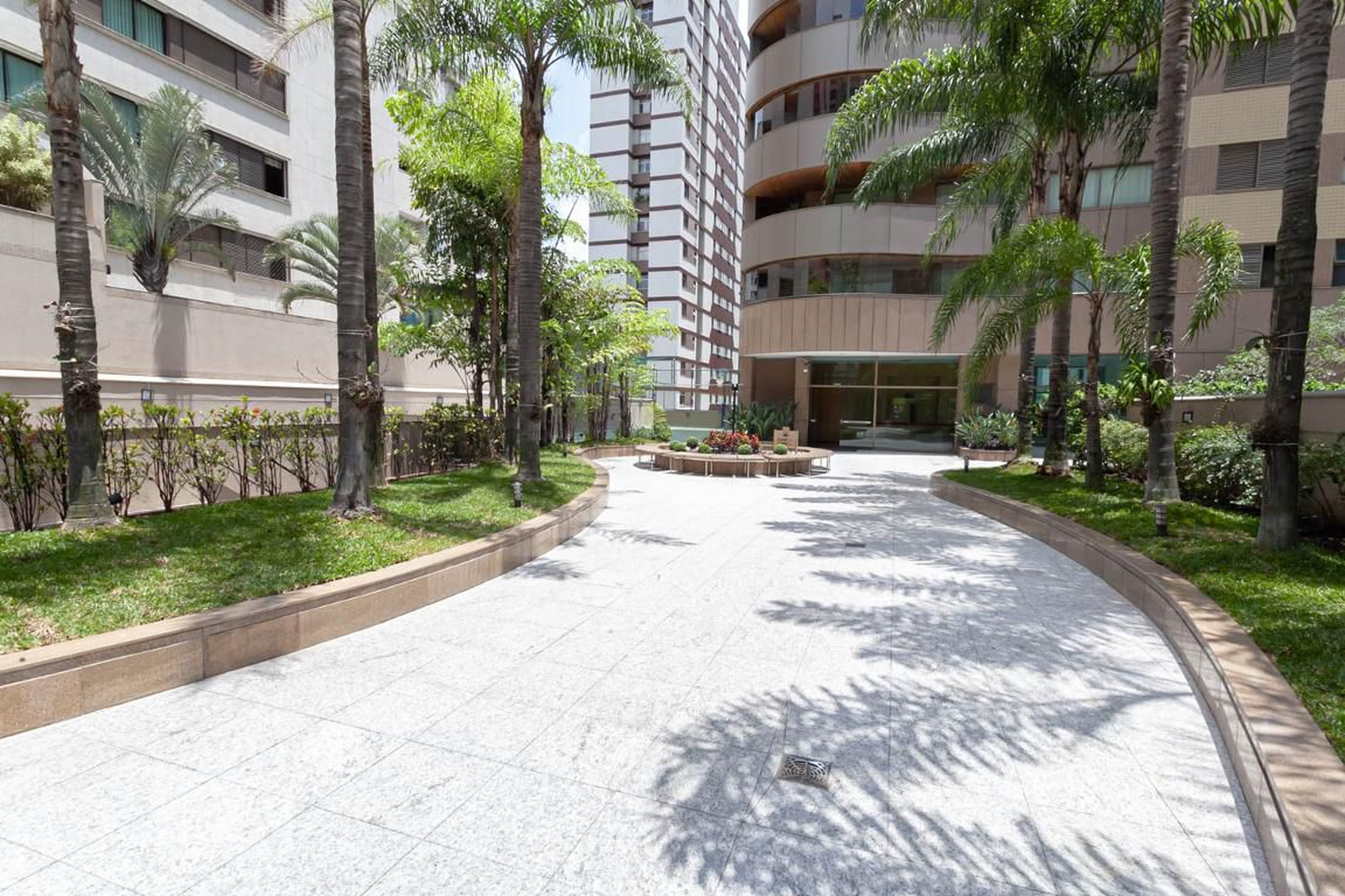 Entrada - Edifício Piazza di Verona