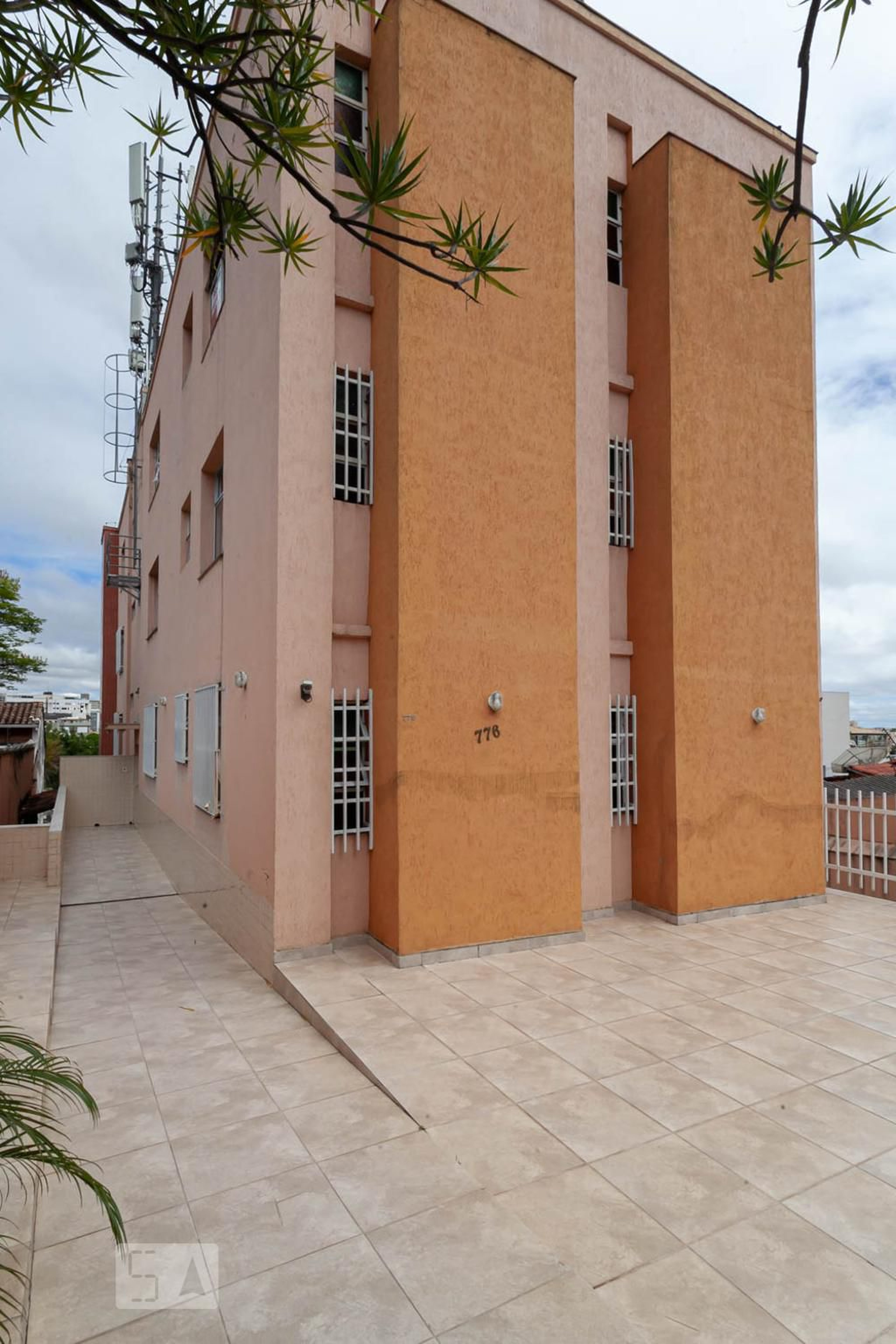 Fachada do Prédio Condomínio em Rua Itaí, 776