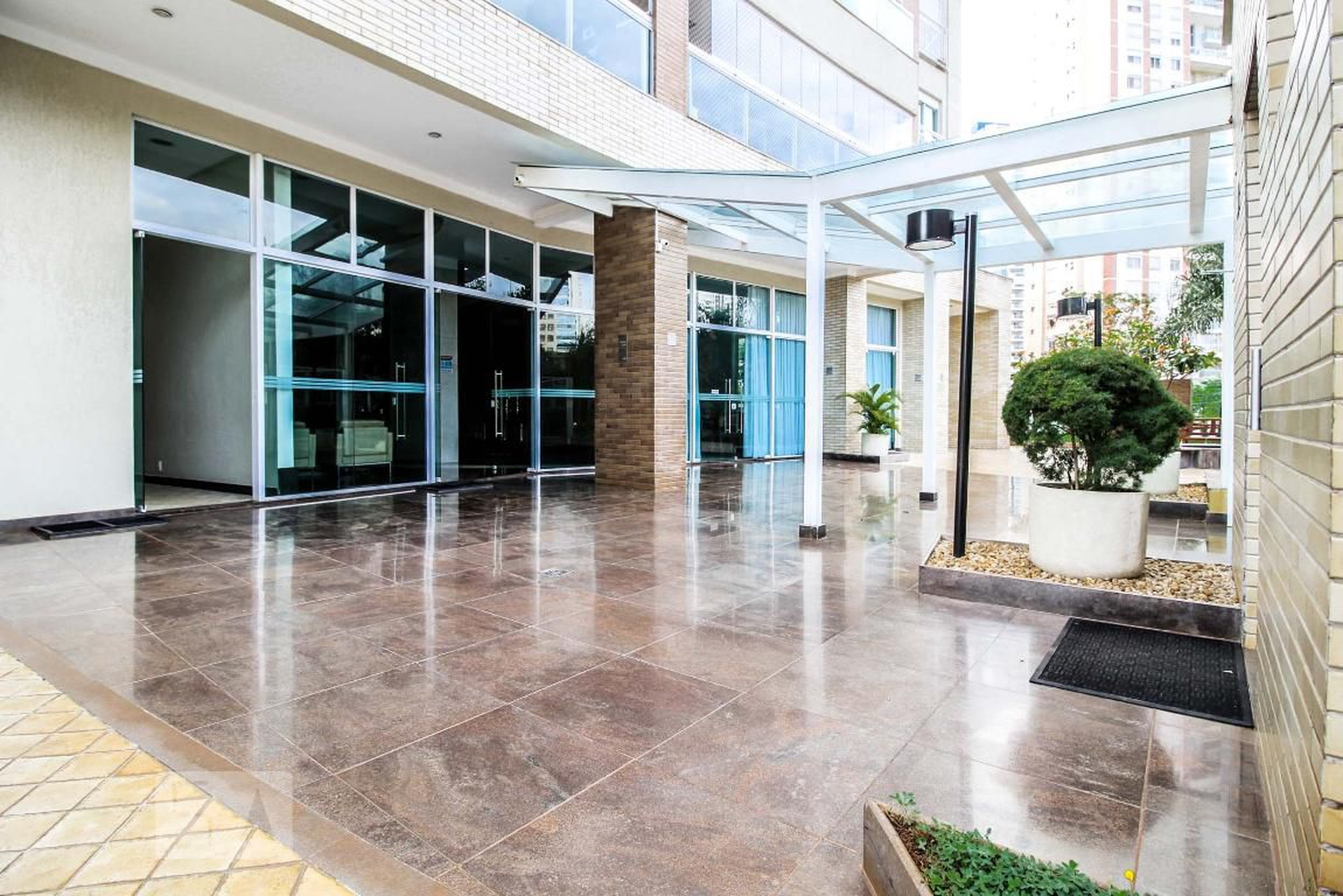 Fachada do Prédio Residencial Sol de La Plaza Life Style