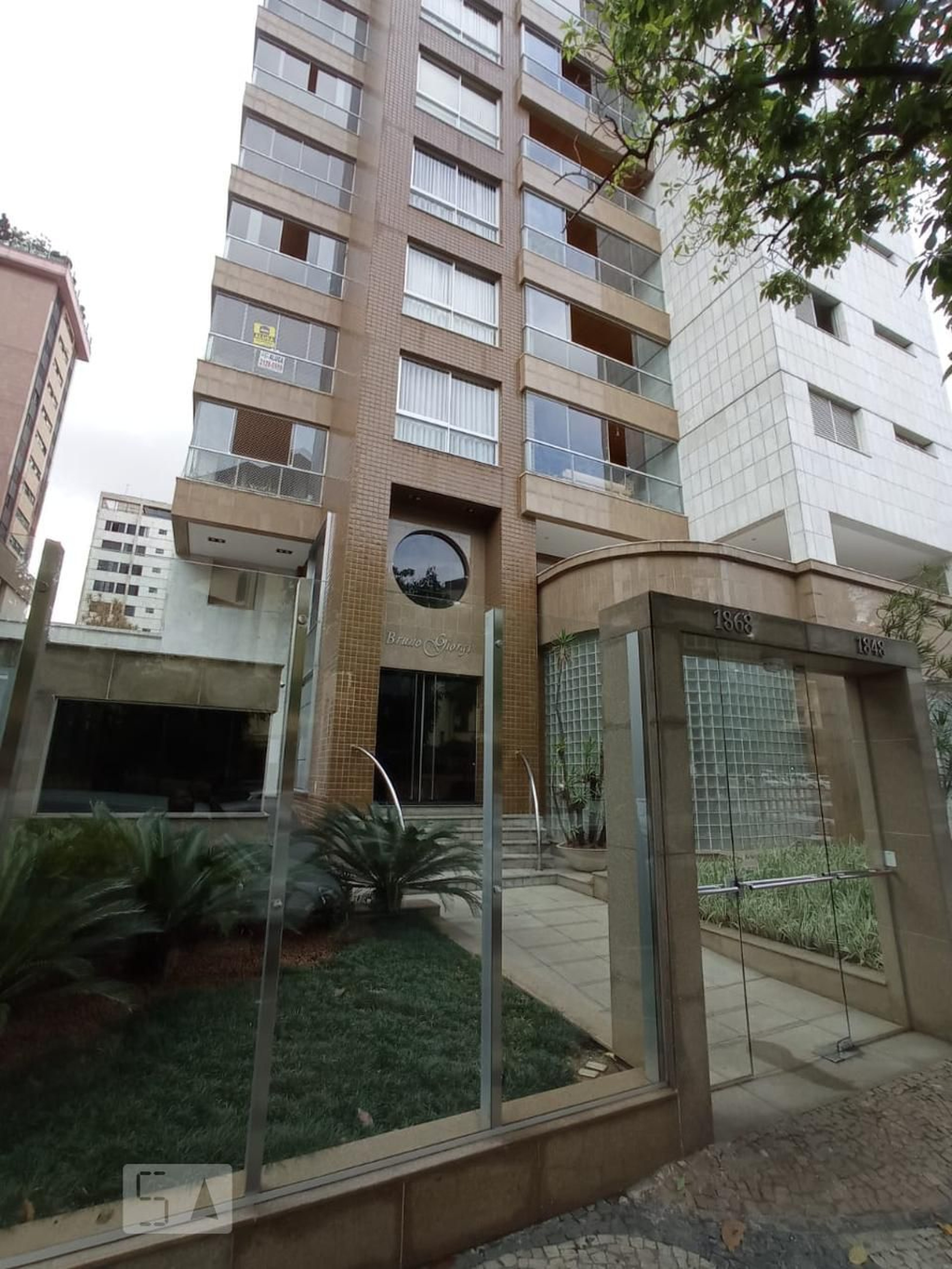 Fachada Condomínio em Rua Espírito Santo, 1868