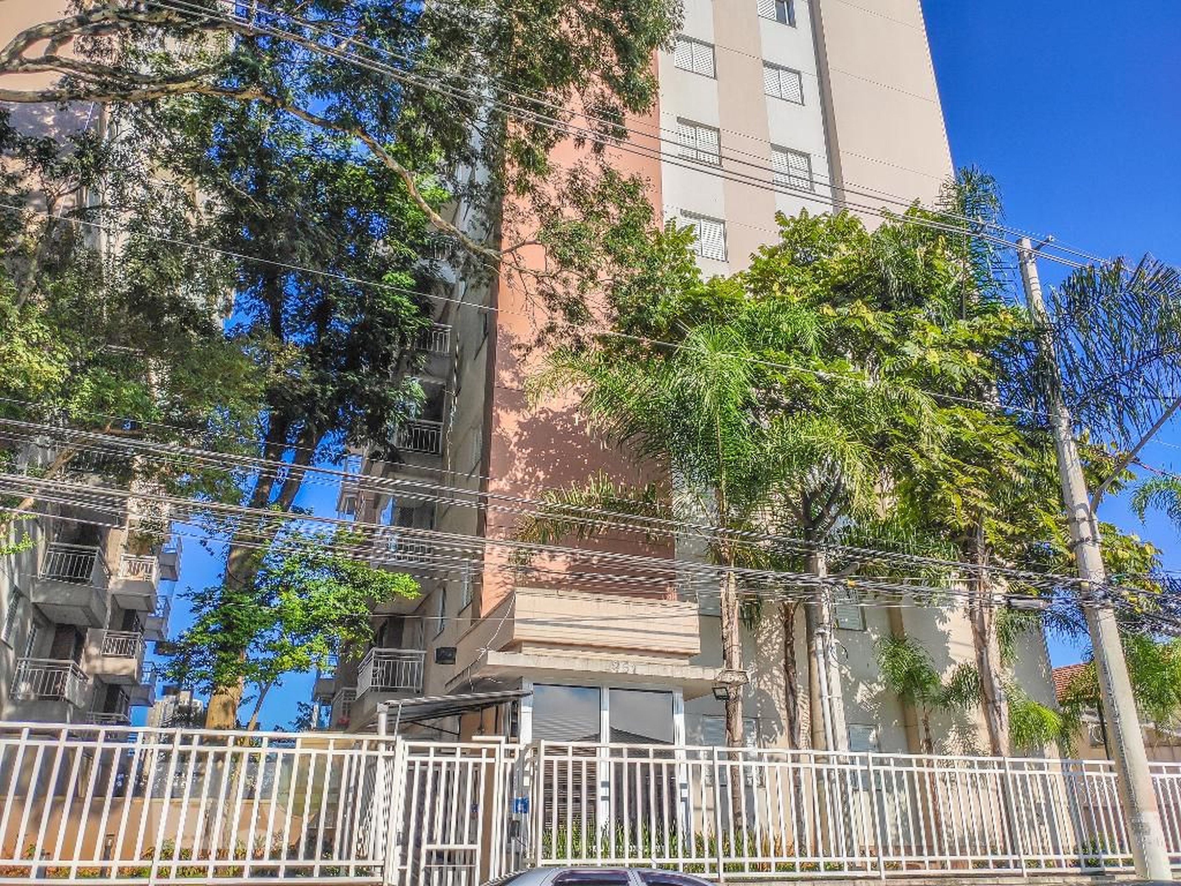 Fachada Condomínio em Rua Domingos José Sapienza, 251