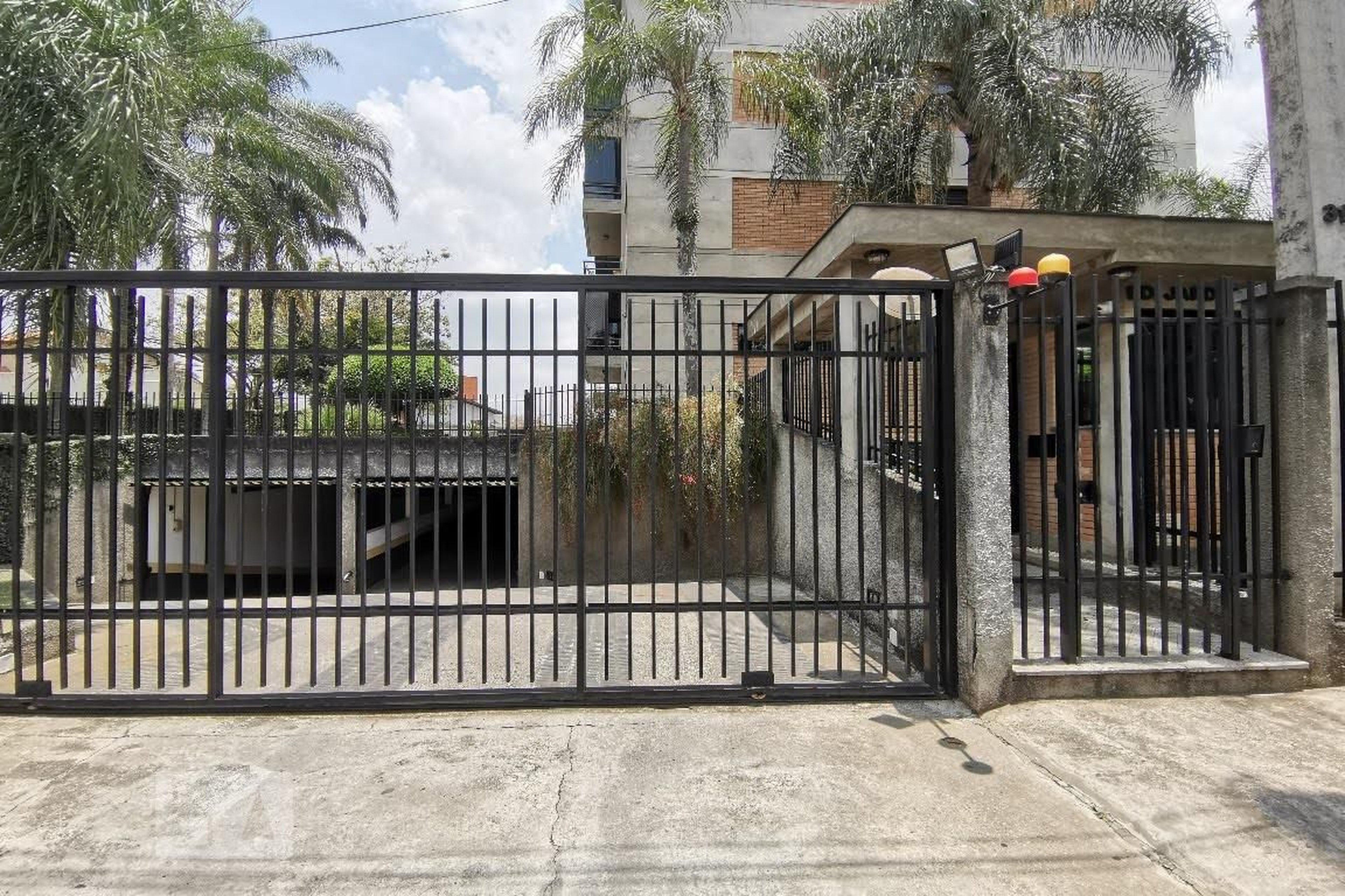 Fachada do Condomínio Edifício Jardim São Paulo