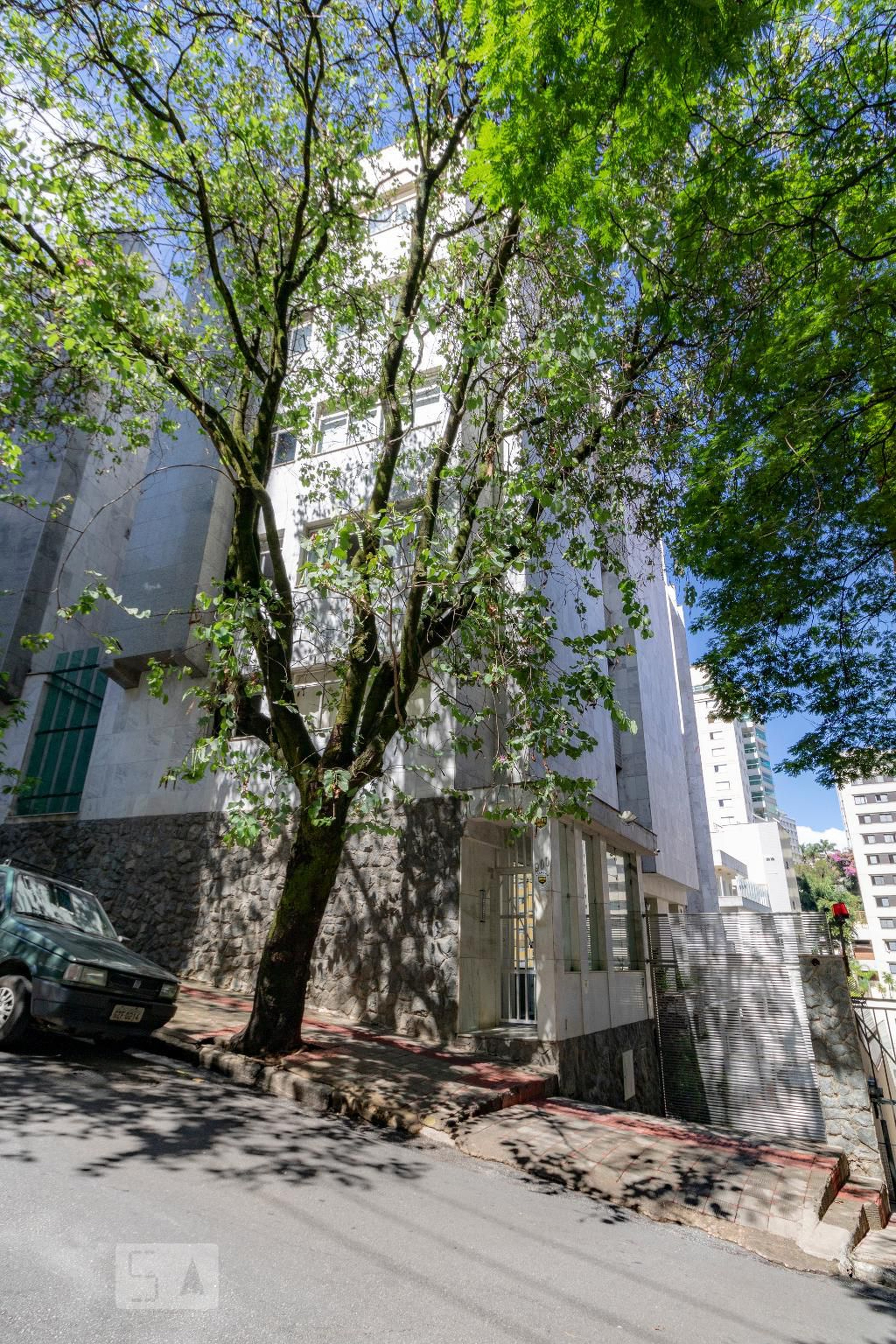 Fachada Condomínio em Rua Califórnia, 900