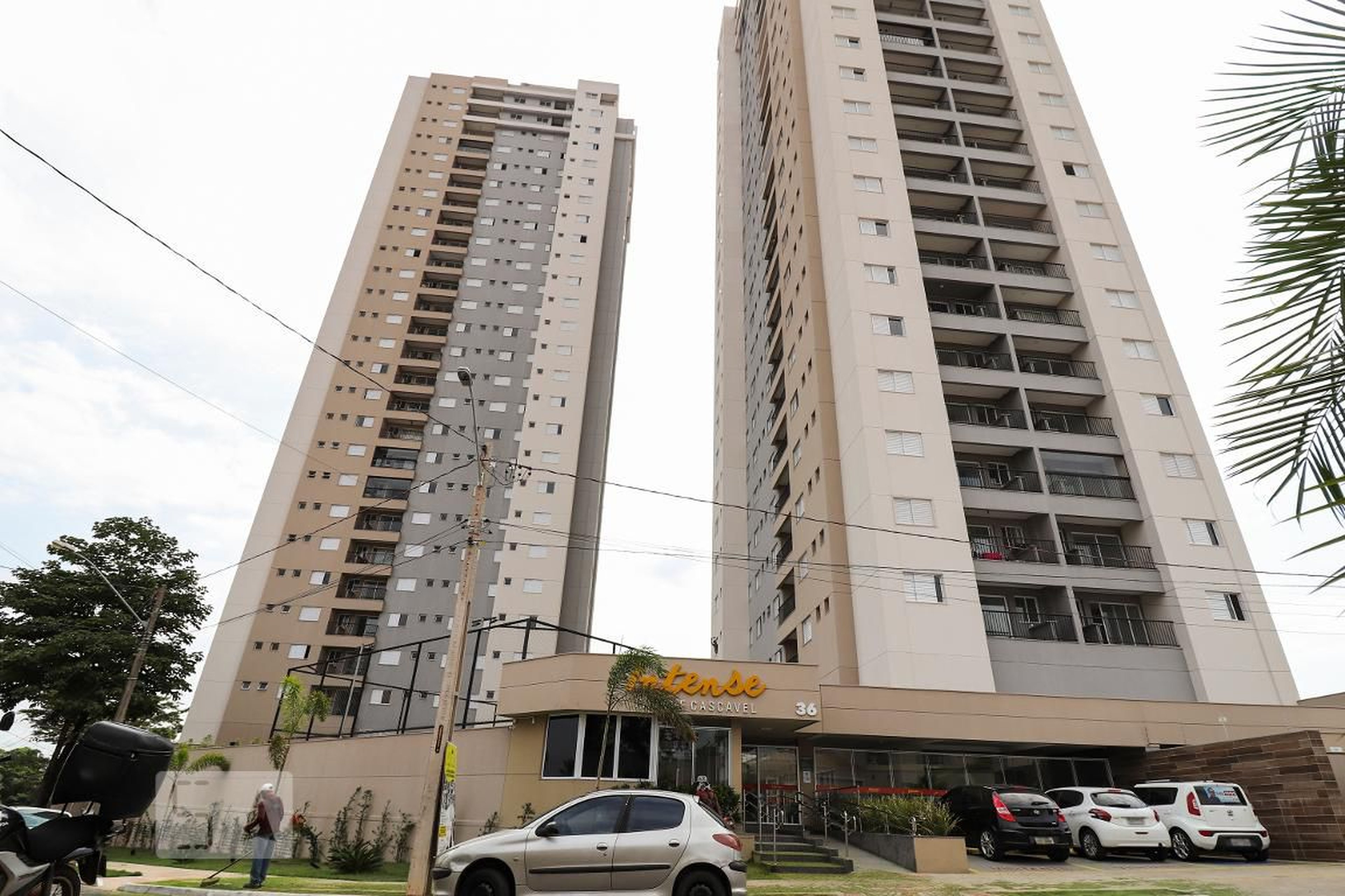 Fachada Condomínio em Rua Dirce, 36