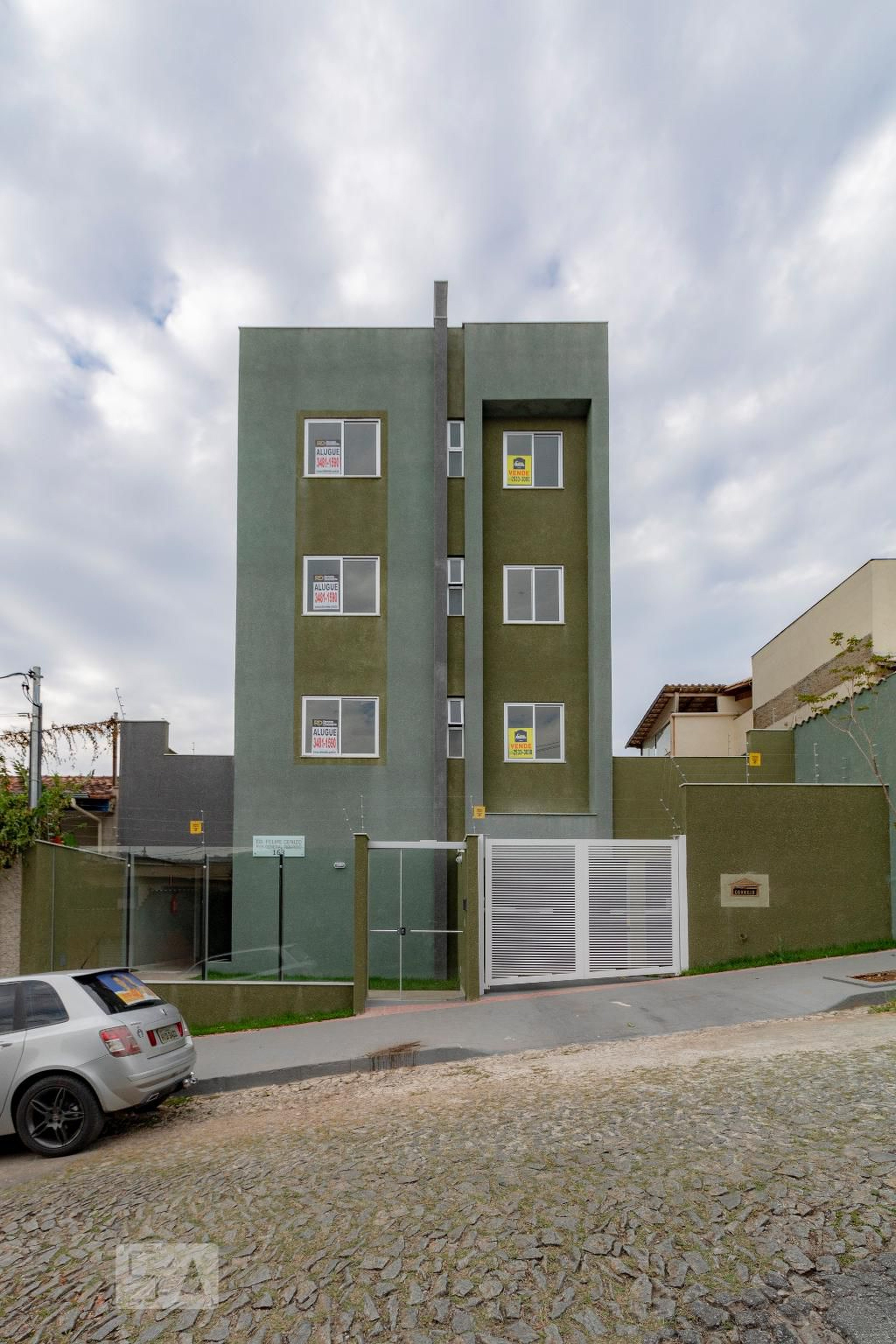 Fachada Condomínio em Rua General Tibúrcio, 163