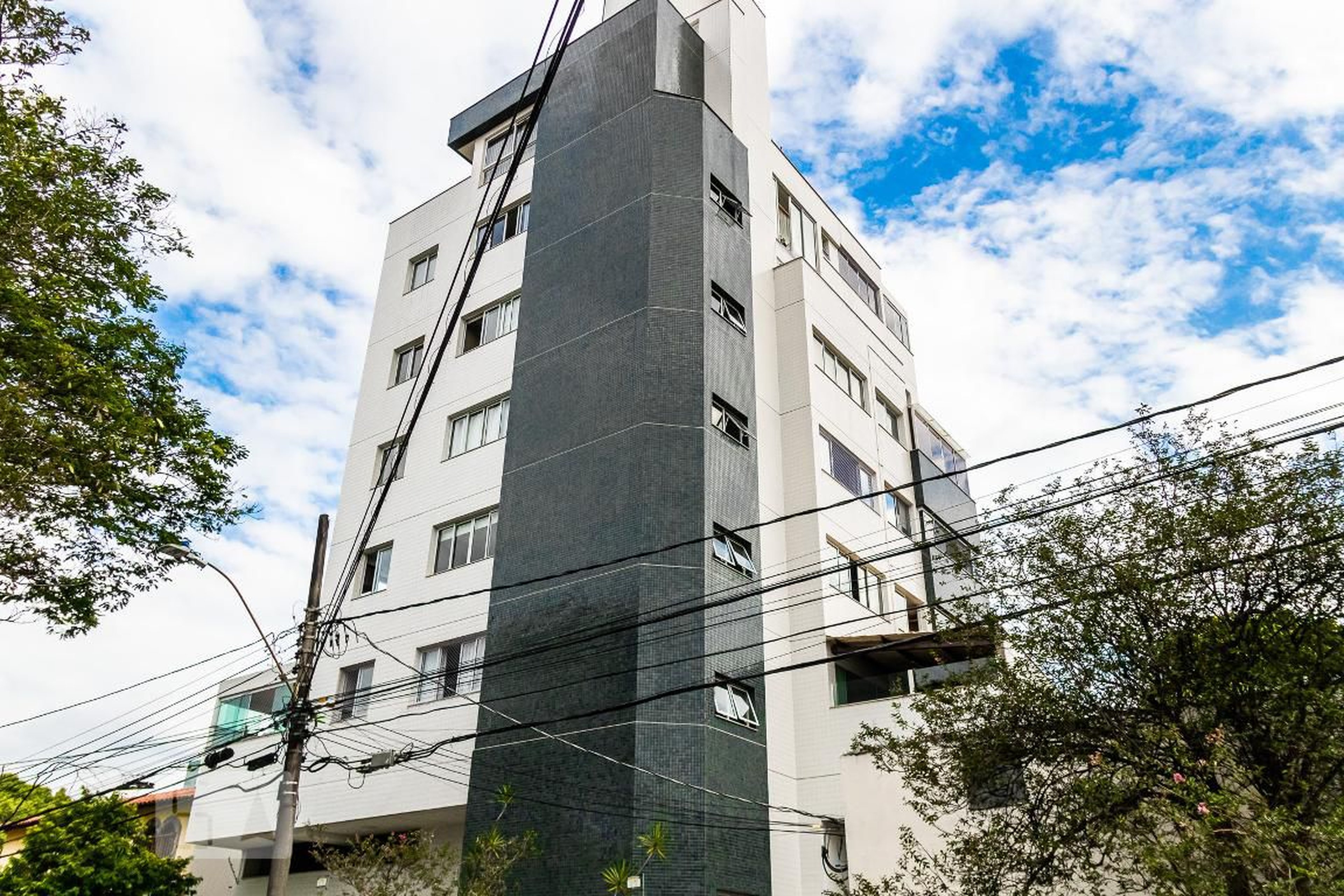 Fachada Condomínio em Rua Olga Dias de Castro, 104