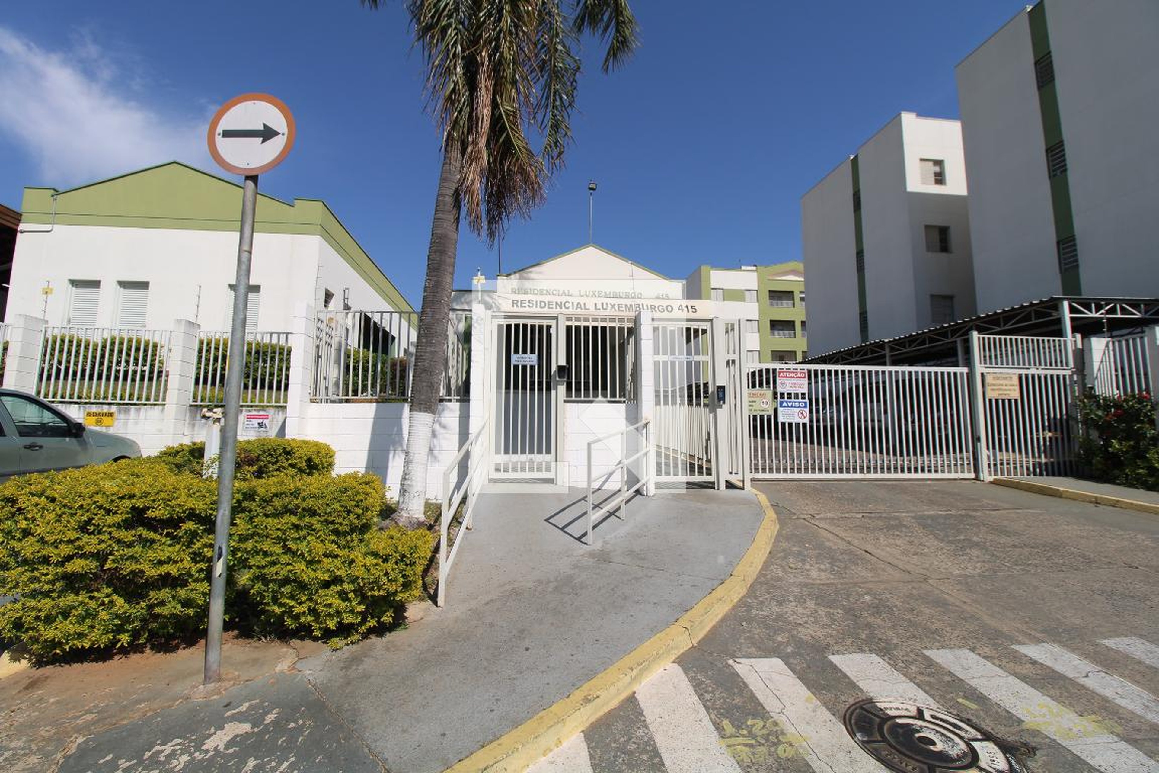 Fachada do condomínio Condomínio Luxemburgo