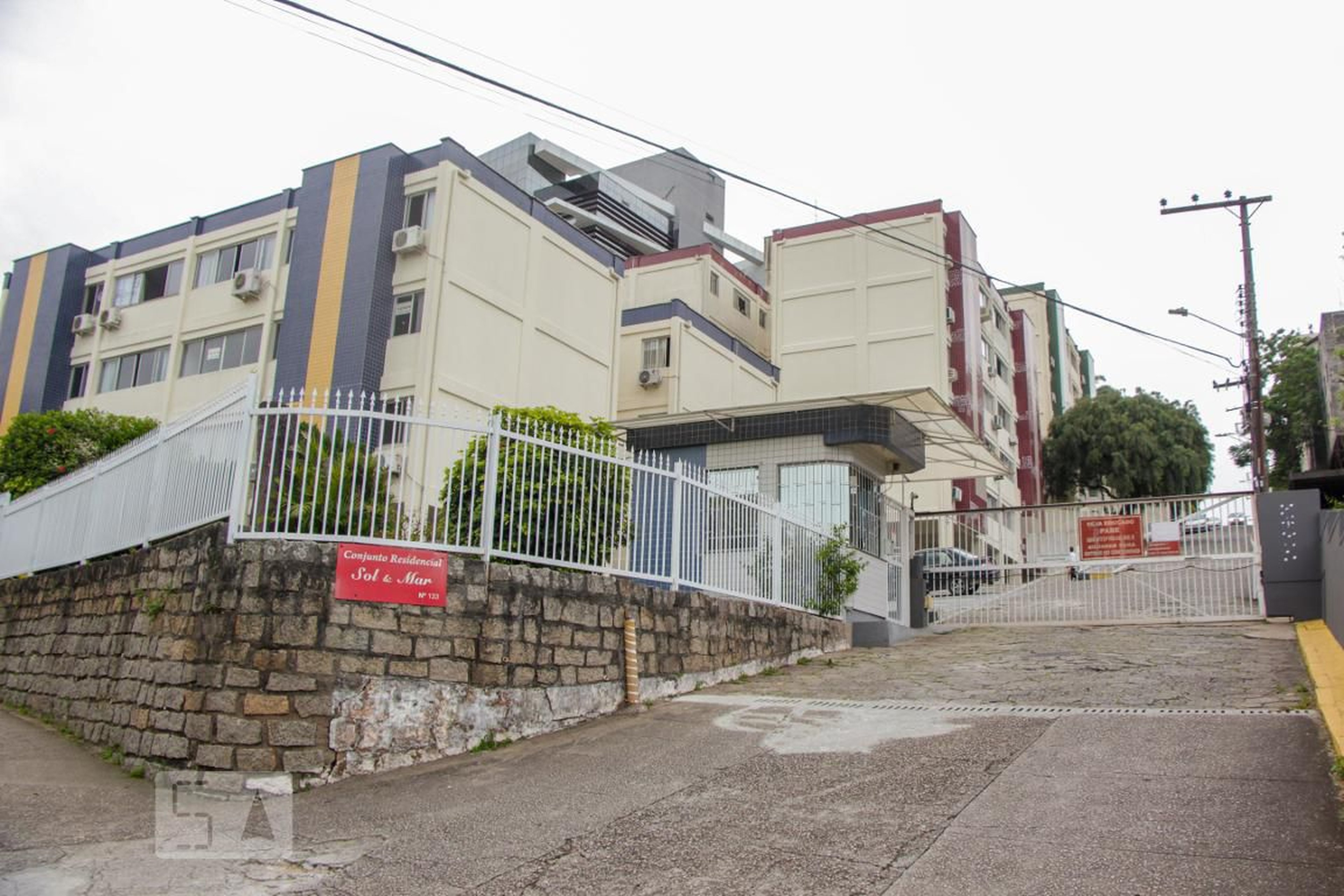 Fachada do Condomínio Residencial Sol e Mar