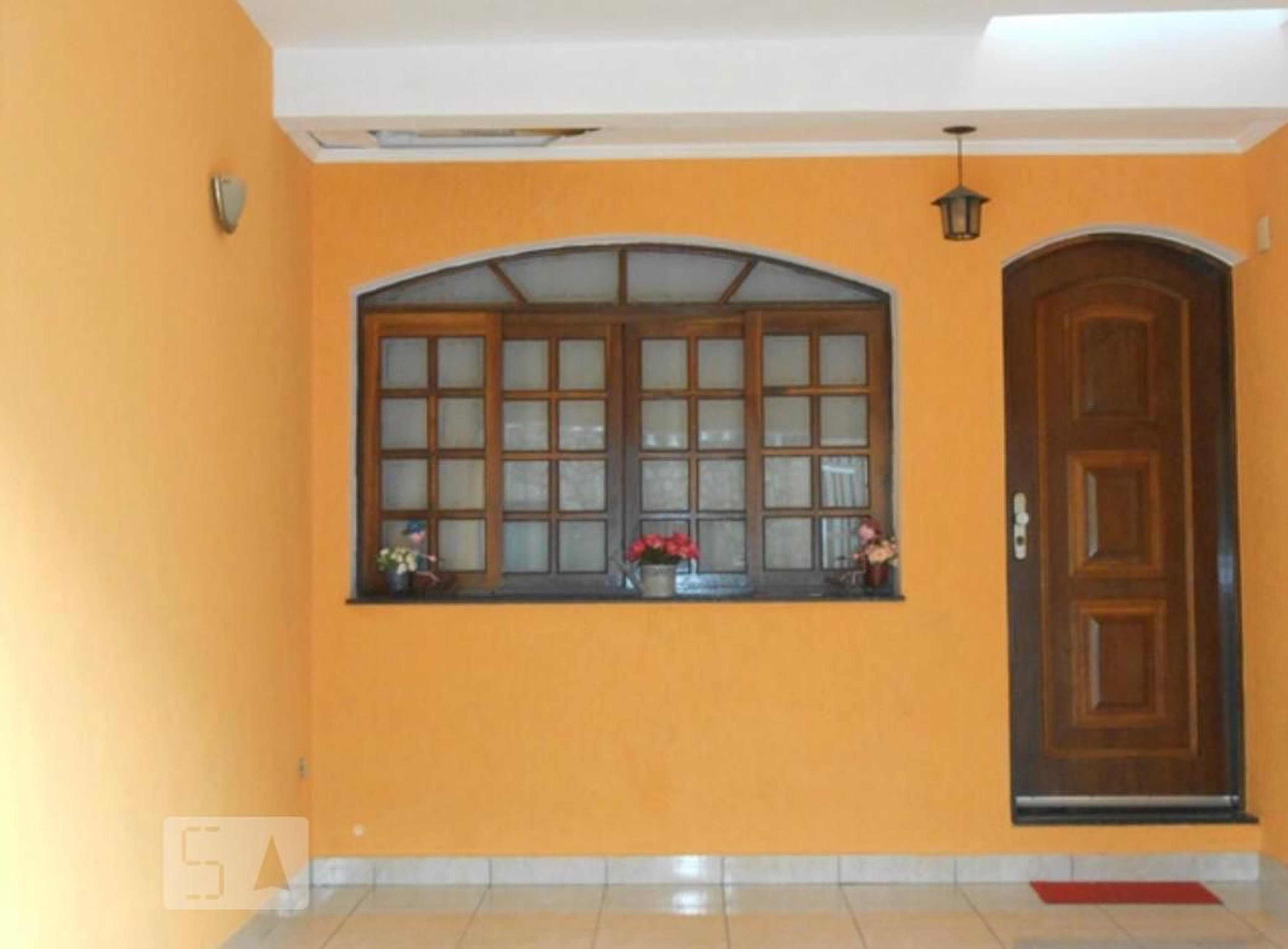 Fachada Condomínio em Rua Nhengaibas, 586