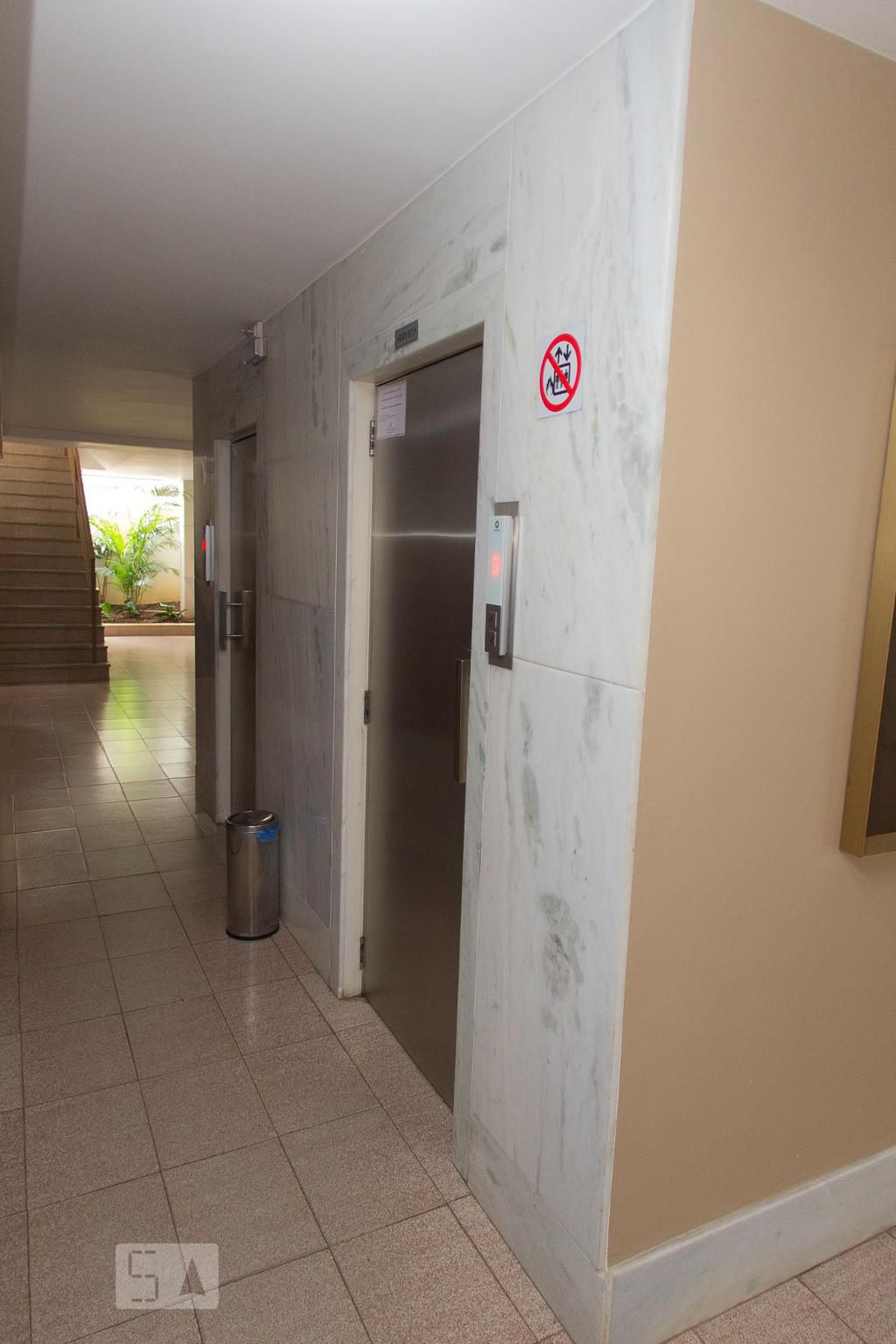 Elevador - Edifício Riveira