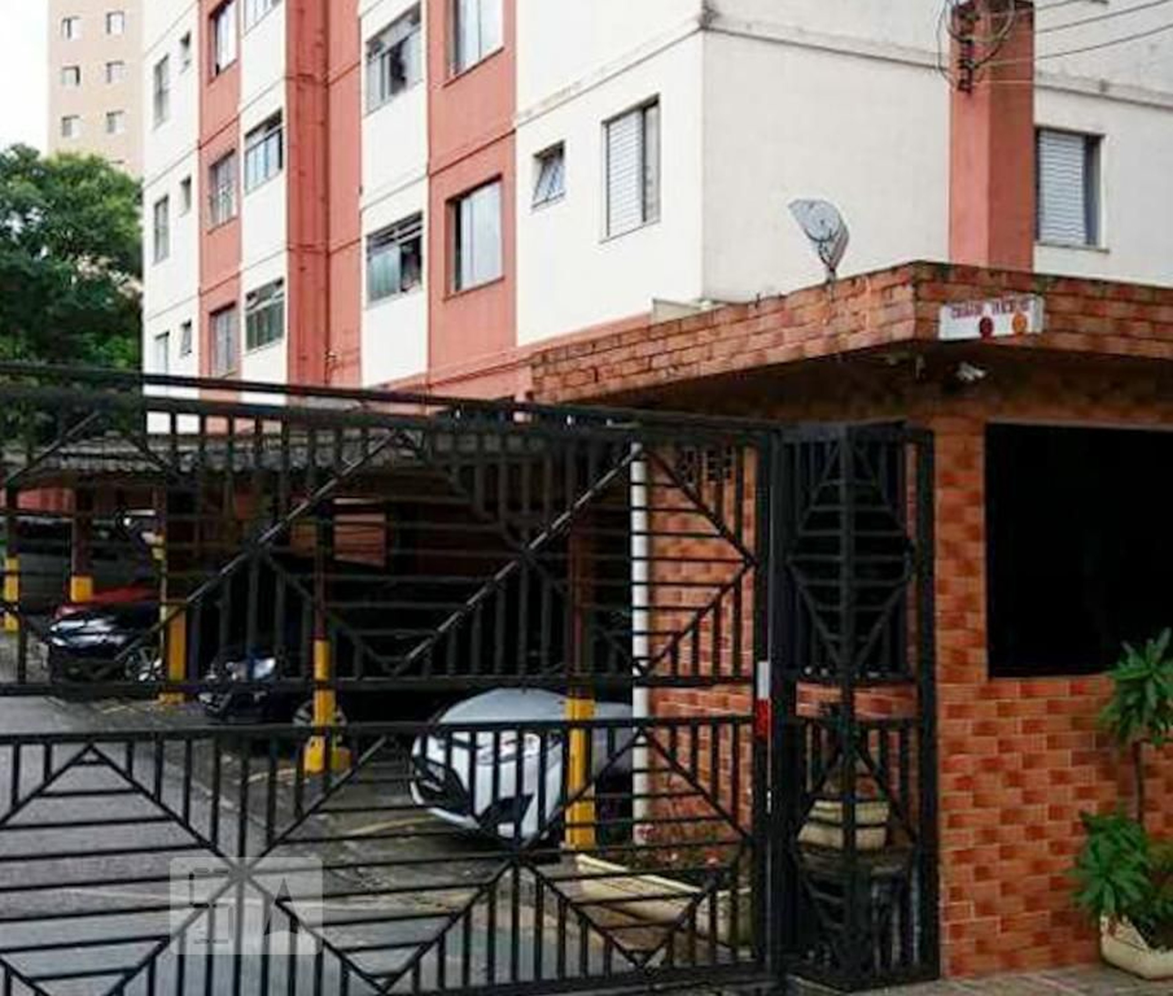 Fachada Condomínio em Rua Siguenori Tateishi, 326