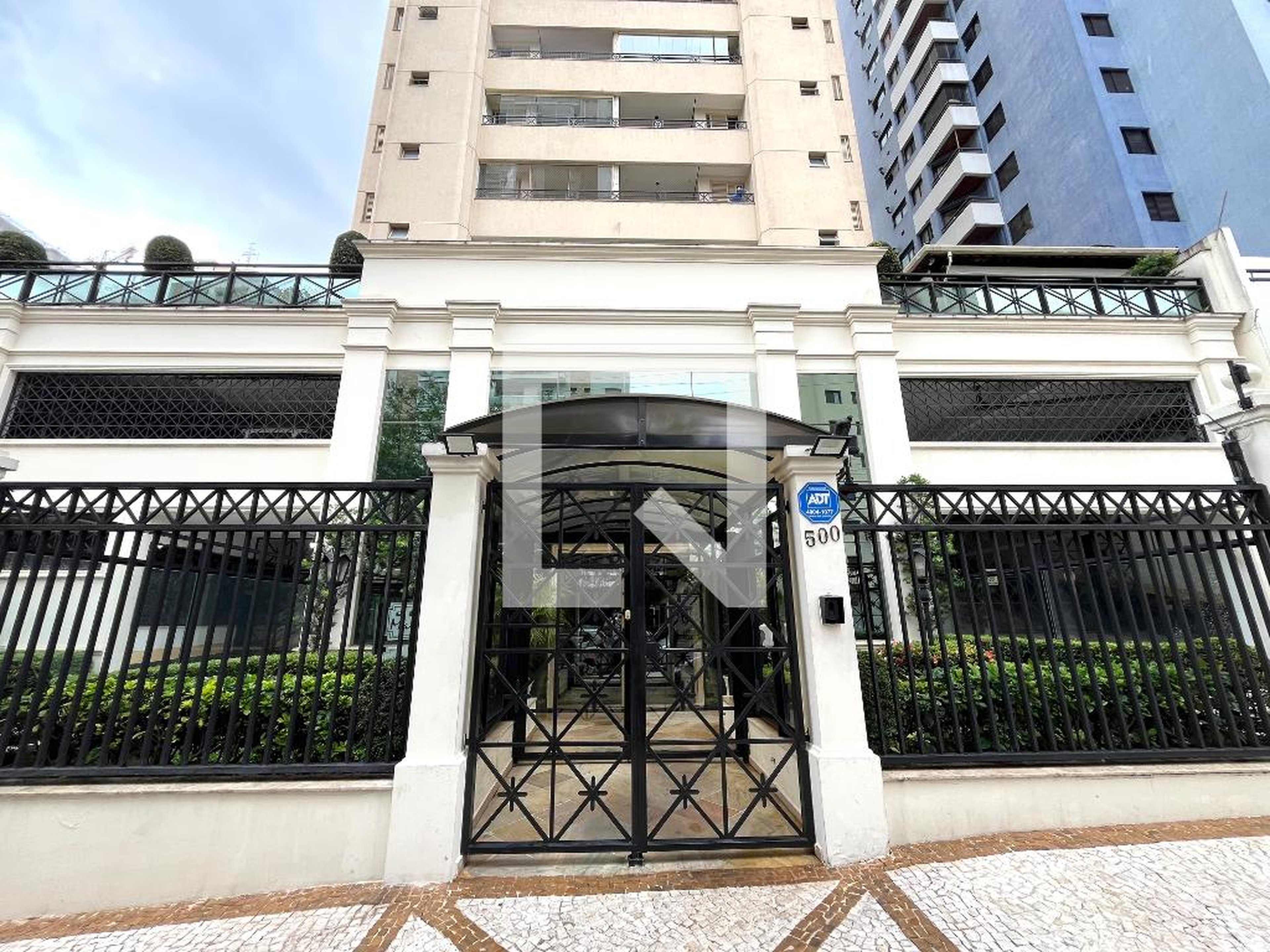 Fachada Condomínio Maison Renoir