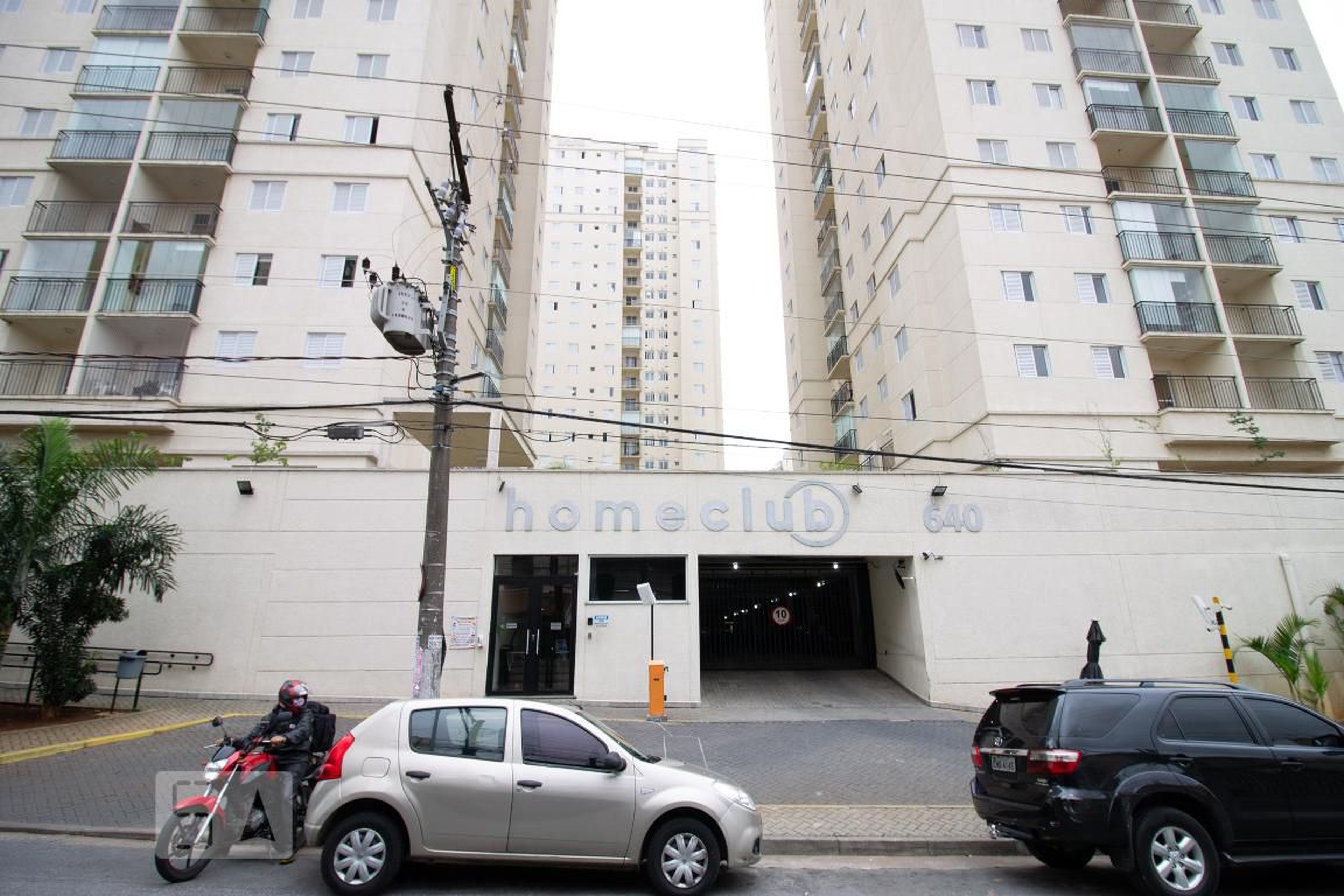 Fachada Condomínio em Rua Claudino Barbosa, 672