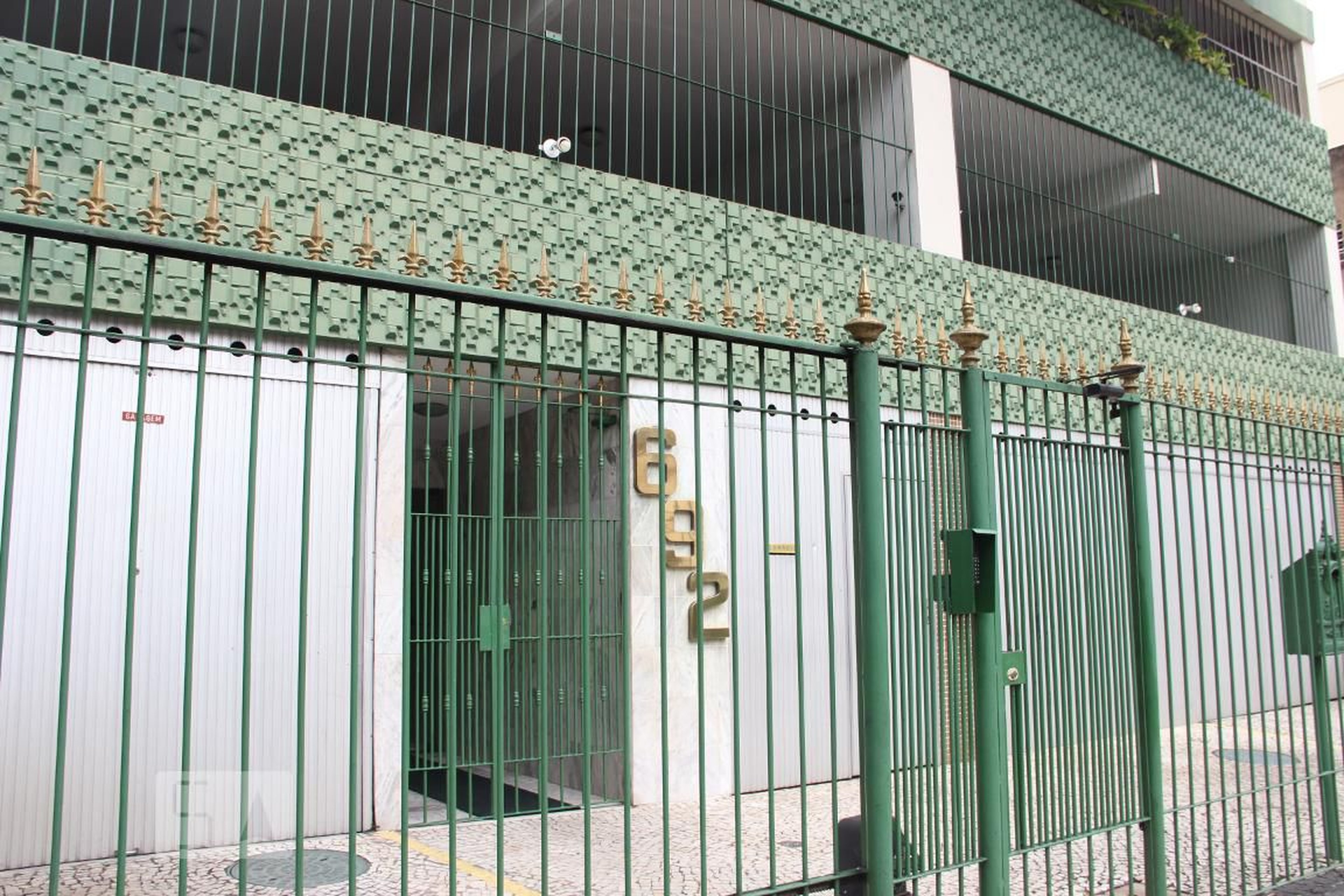 fachada Condomínio em Rua Souza Franco, 692