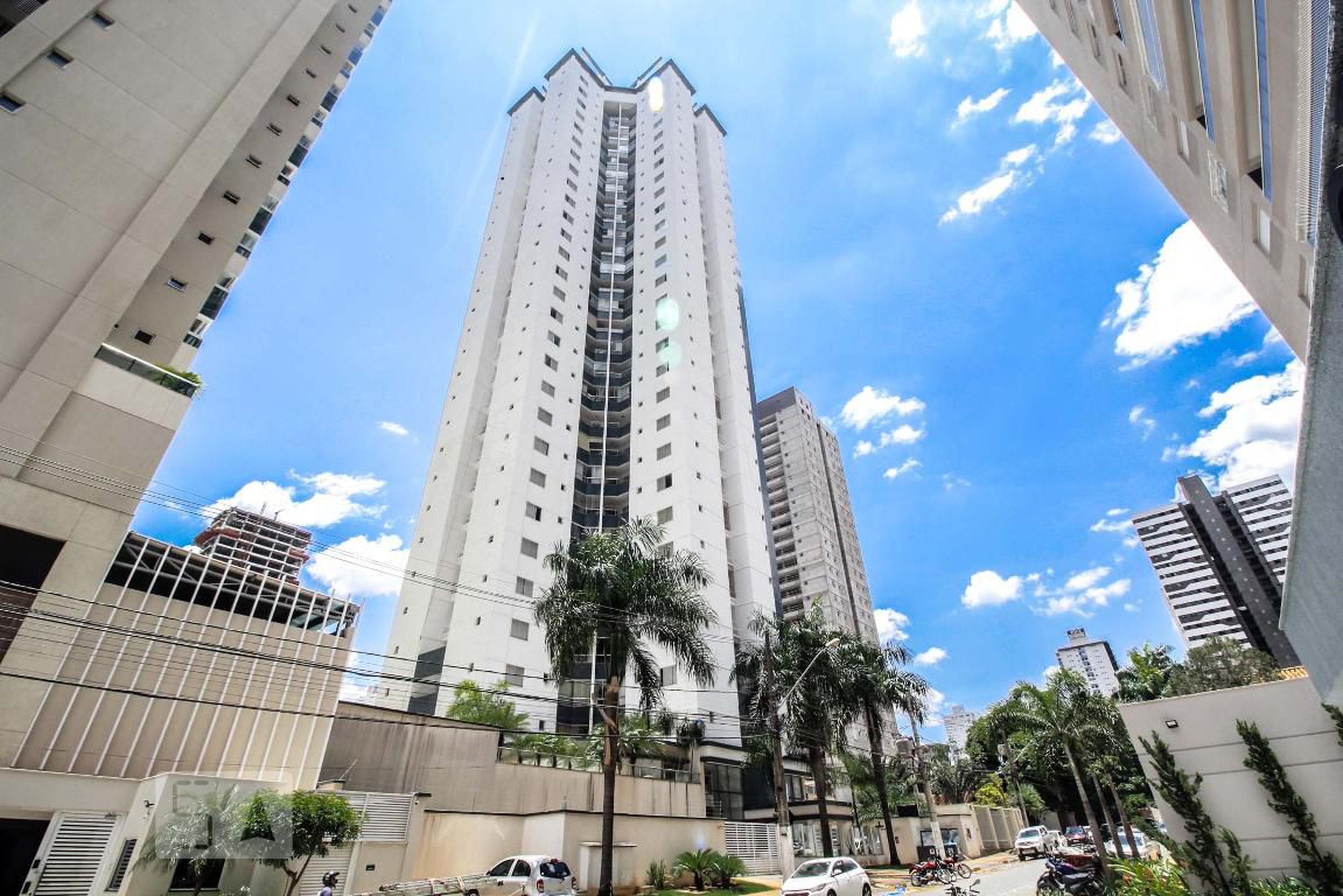 Fachada do Condomínio Condomínio Mirante Bueno