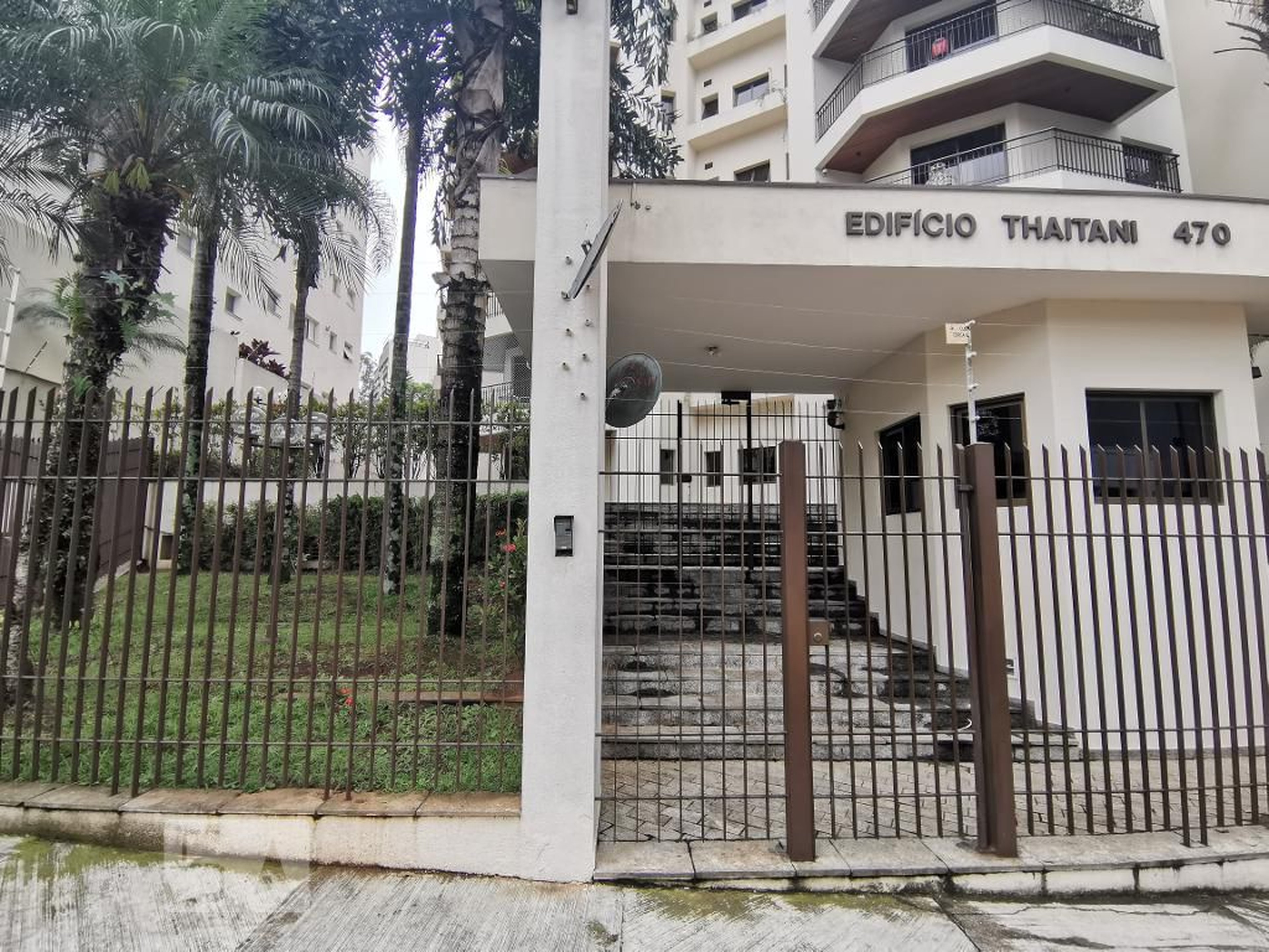 Fachada do Condomínio Edifício Thaitani