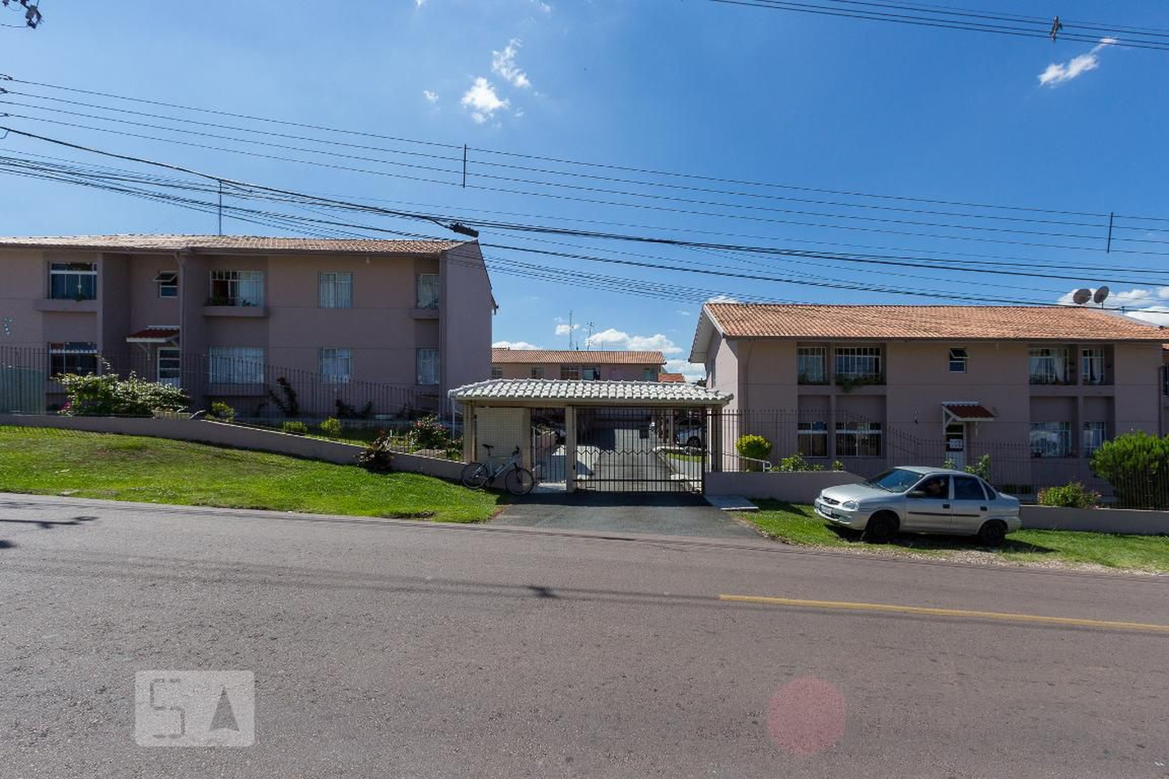 Fachada Condomínio em Rua Professor Júlio Teodorico Guimarães, 660