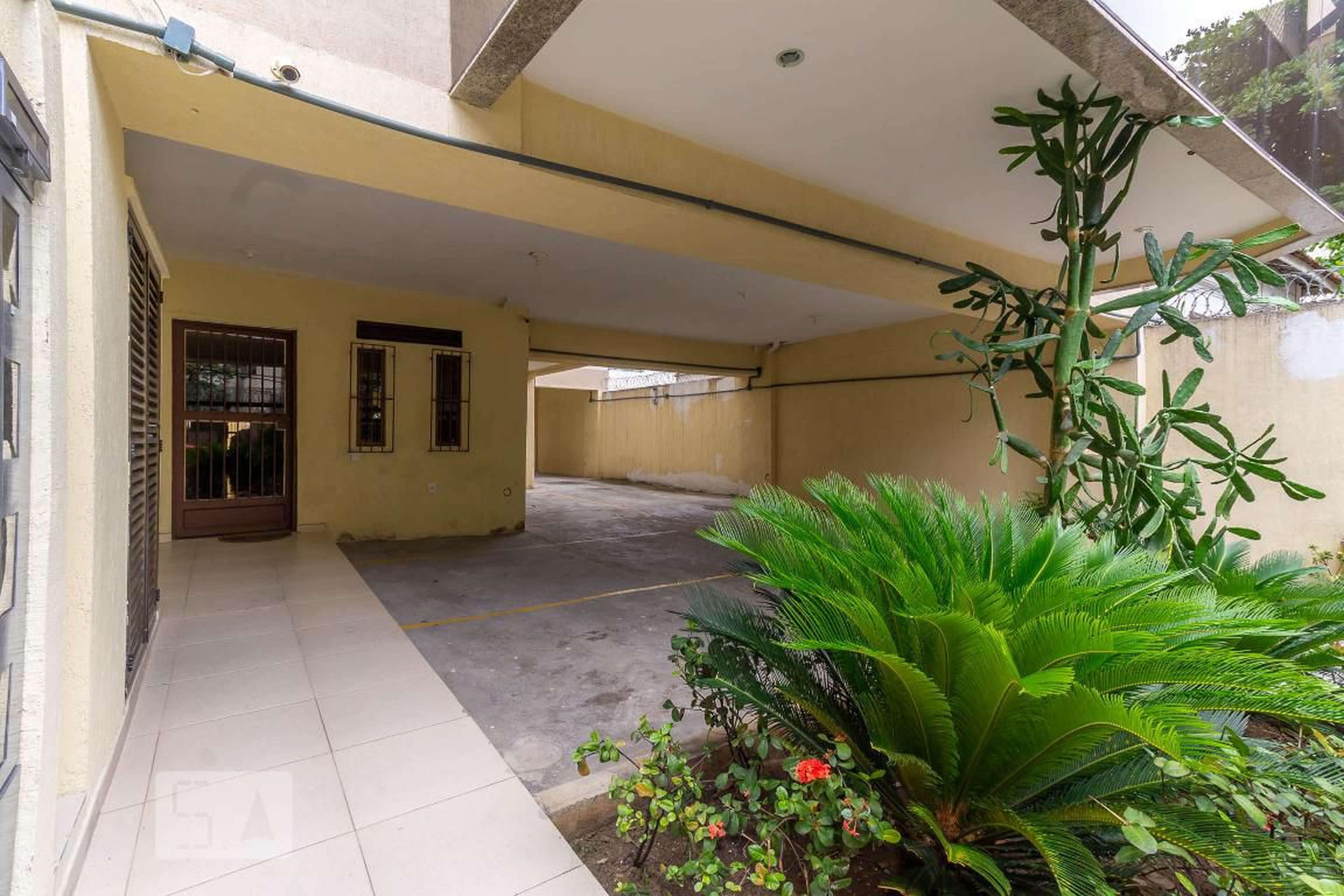 Entrada - Maria Freitas