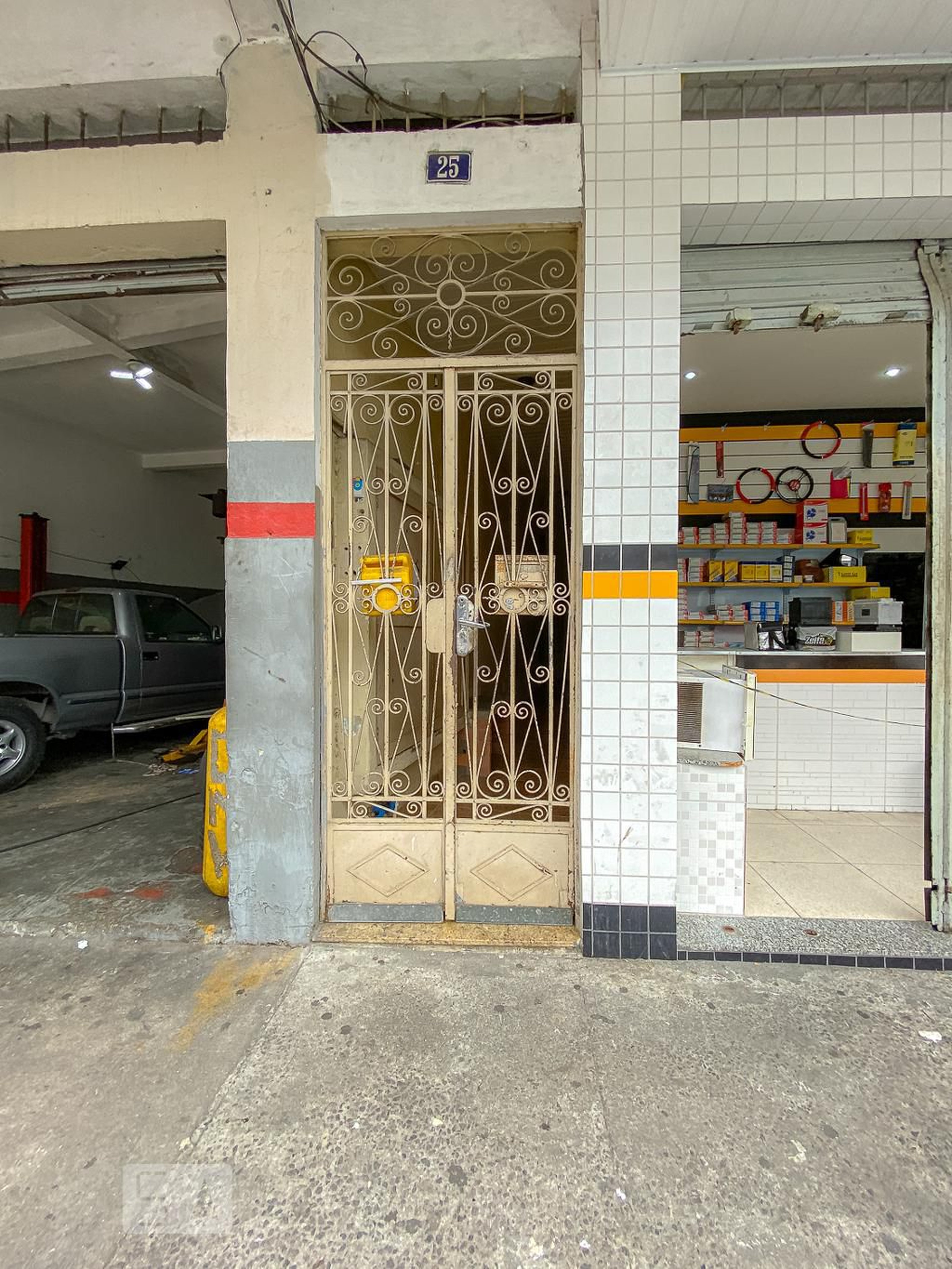 Entrada do prédio - null